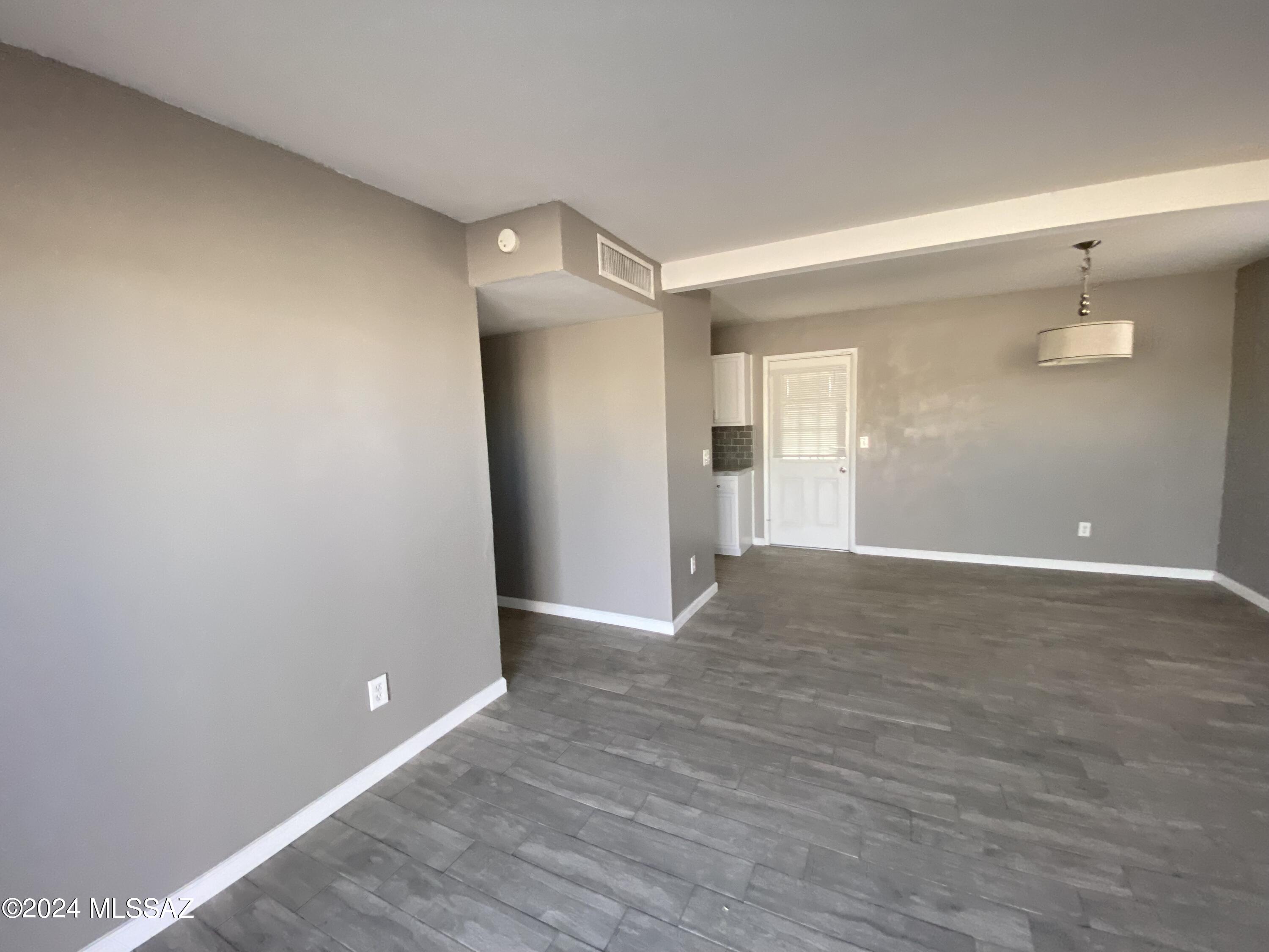 Broadway East (1-112) - Residential Lease