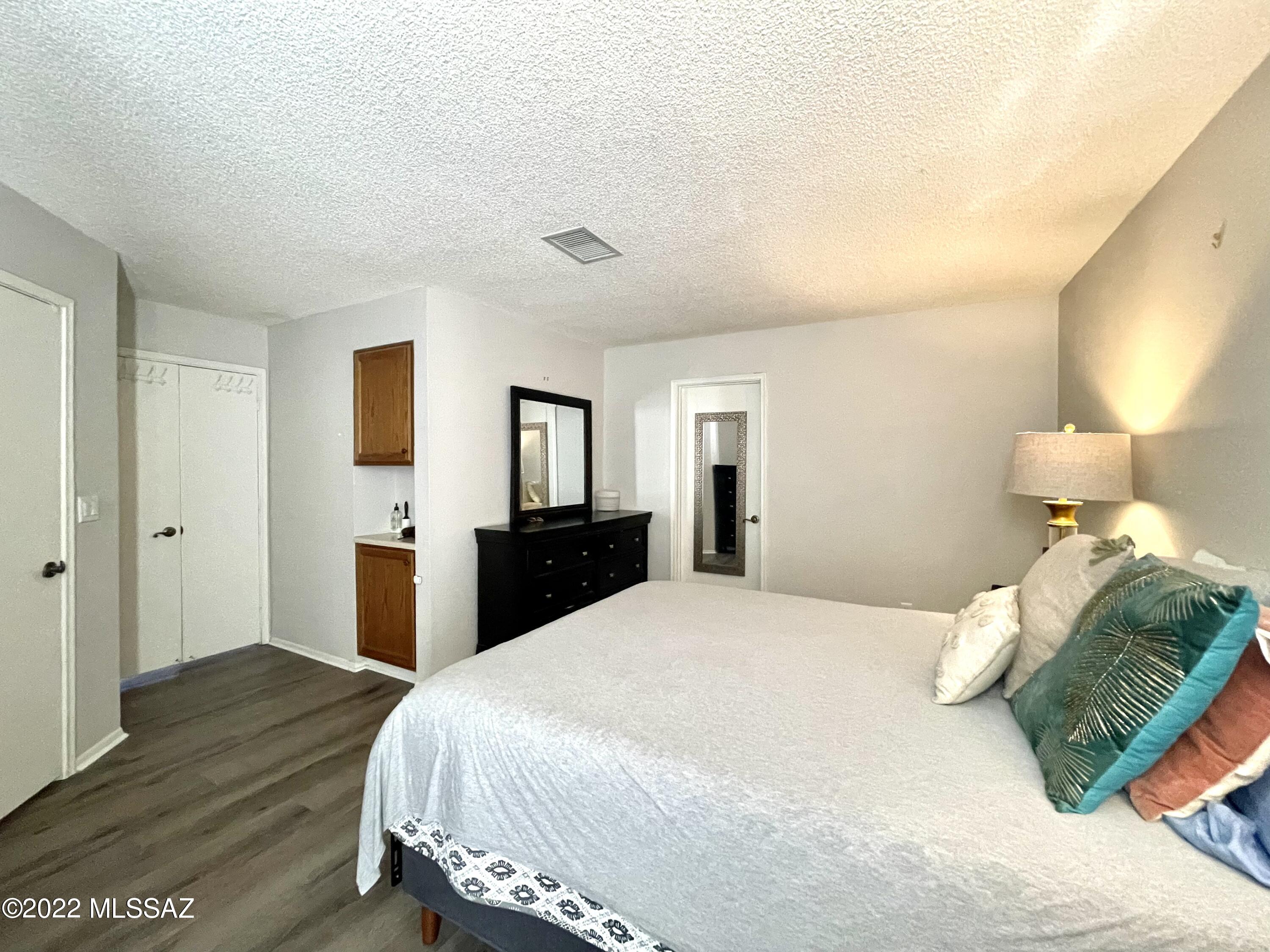 Saddlewood Villas (1-102) - Residential