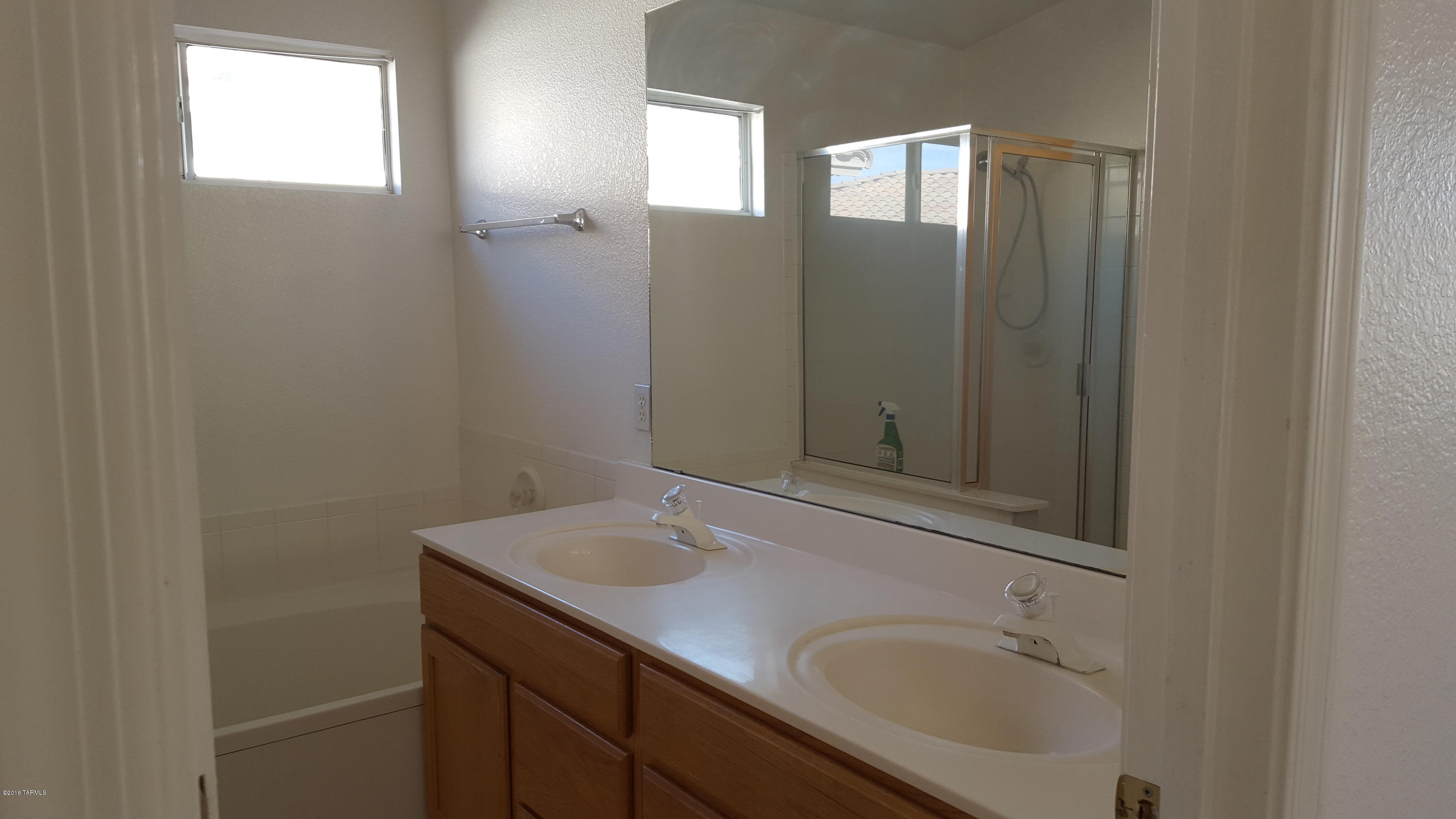 Bluffs (The) 2 - Residential Lease