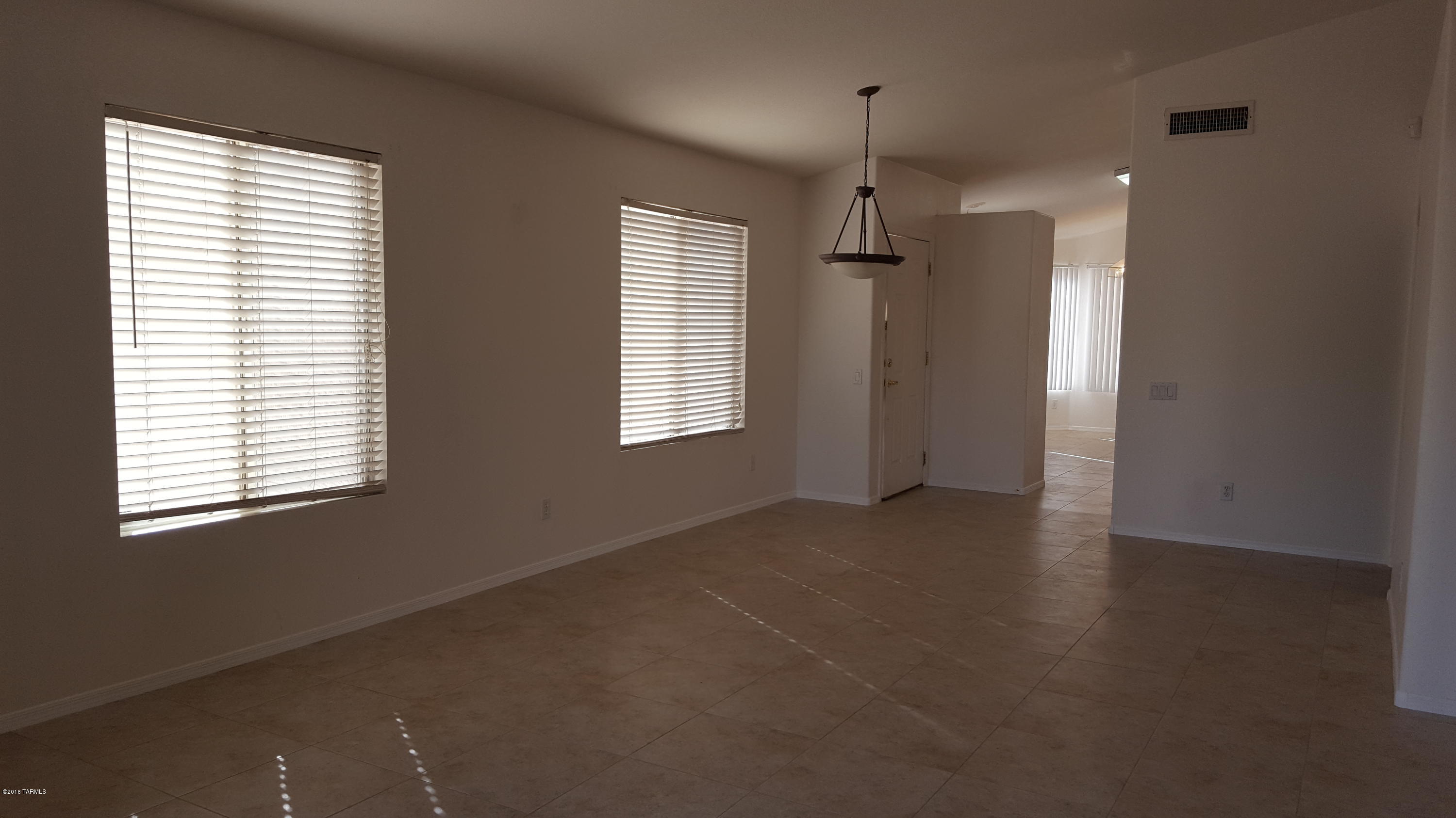 Bluffs (The) 2 - Residential Lease