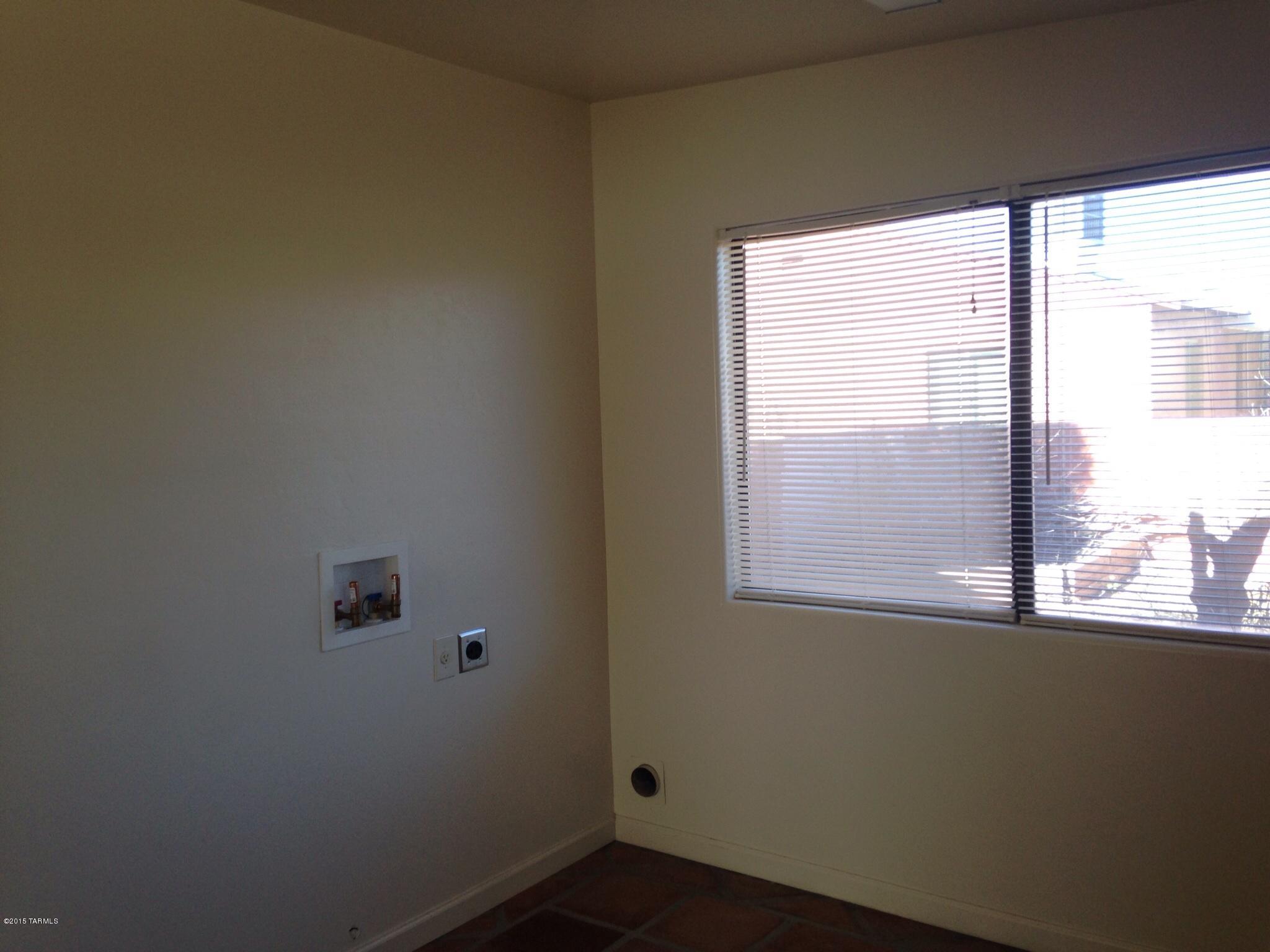 Catalina Poultry Acres NO 3 - Residential Lease