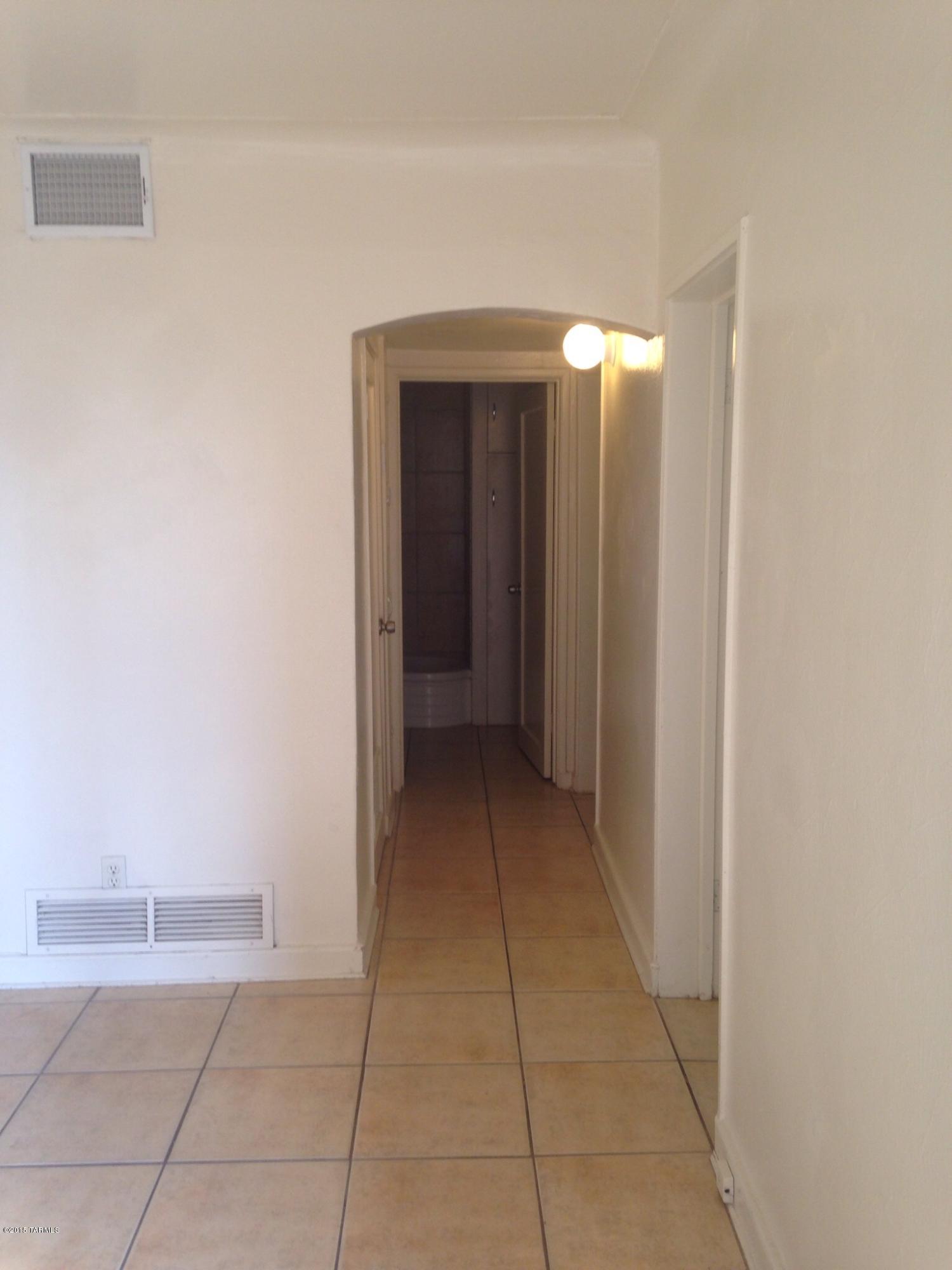 Catalina Poultry Acres NO 3 - Residential Lease