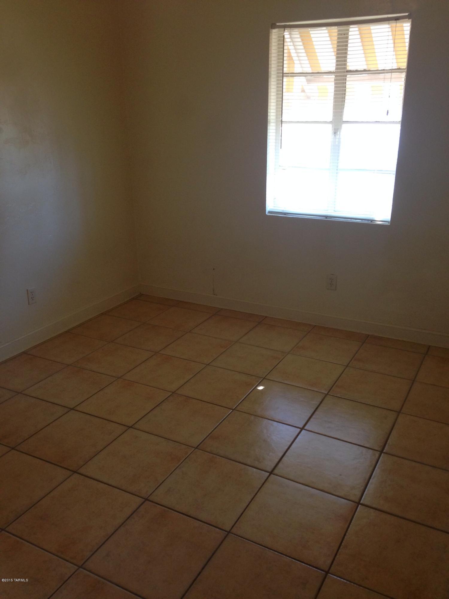 Catalina Poultry Acres NO 3 - Residential Lease