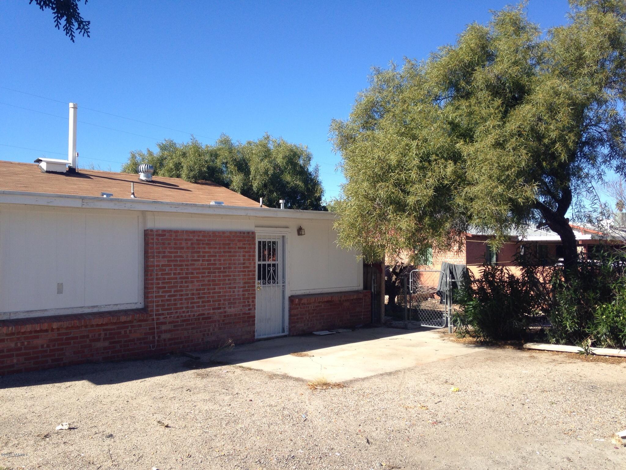 Catalina Poultry Acres NO 3 - Residential Lease