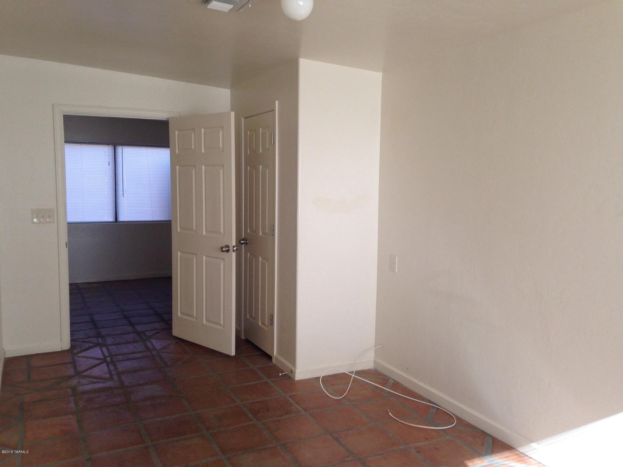 Catalina Poultry Acres NO 3 - Residential Lease