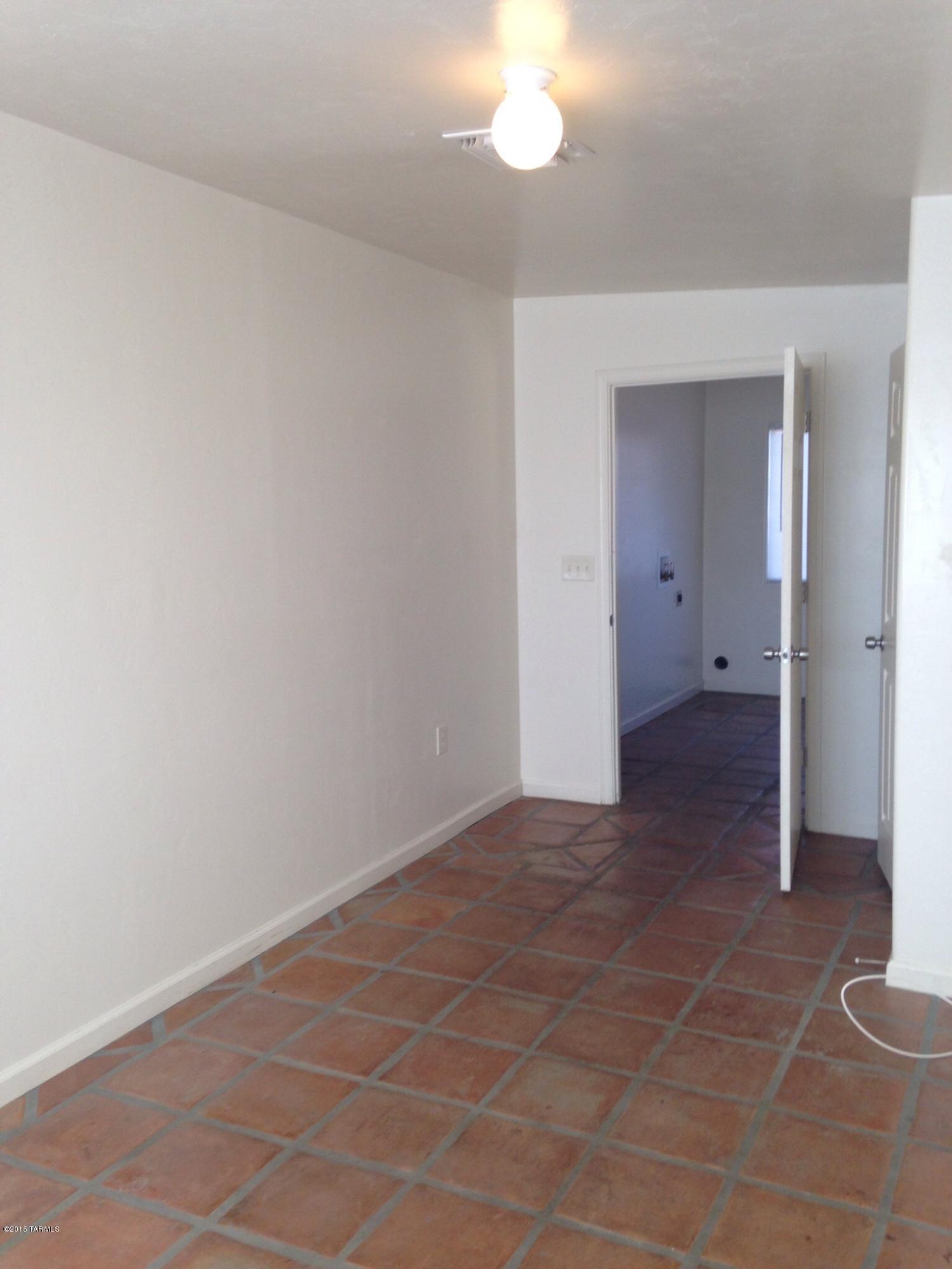 Catalina Poultry Acres NO 3 - Residential Lease