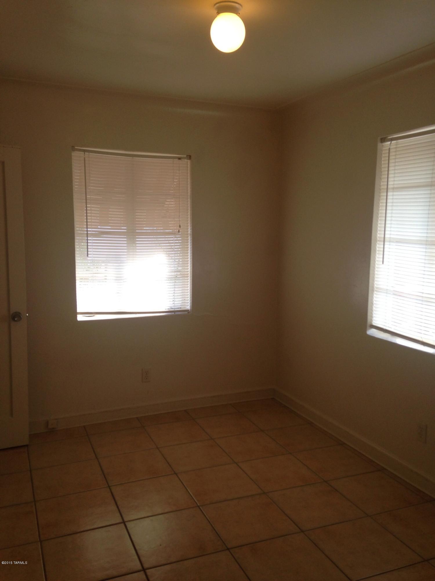 Catalina Poultry Acres NO 3 - Residential Lease