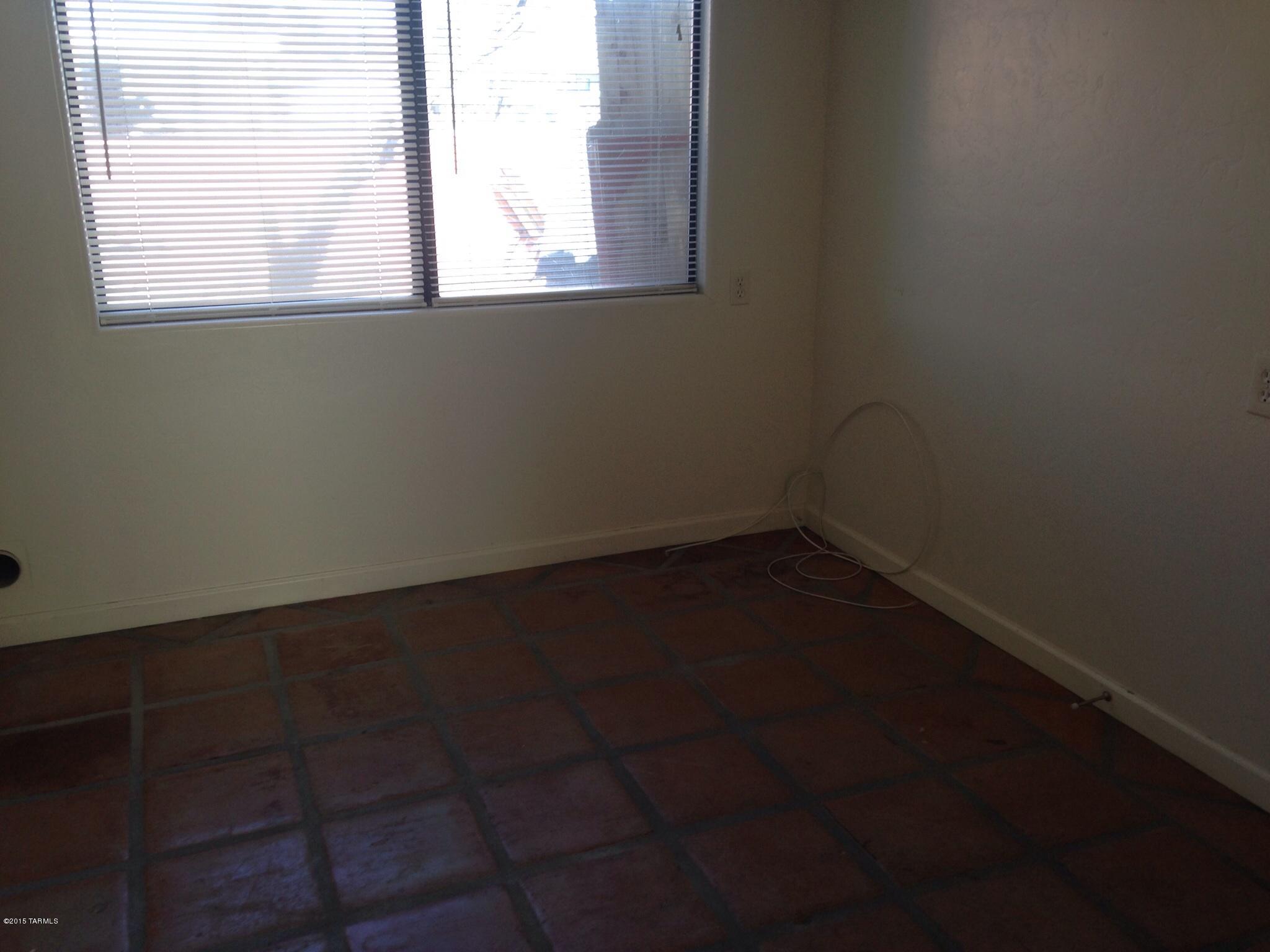 Catalina Poultry Acres NO 3 - Residential Lease