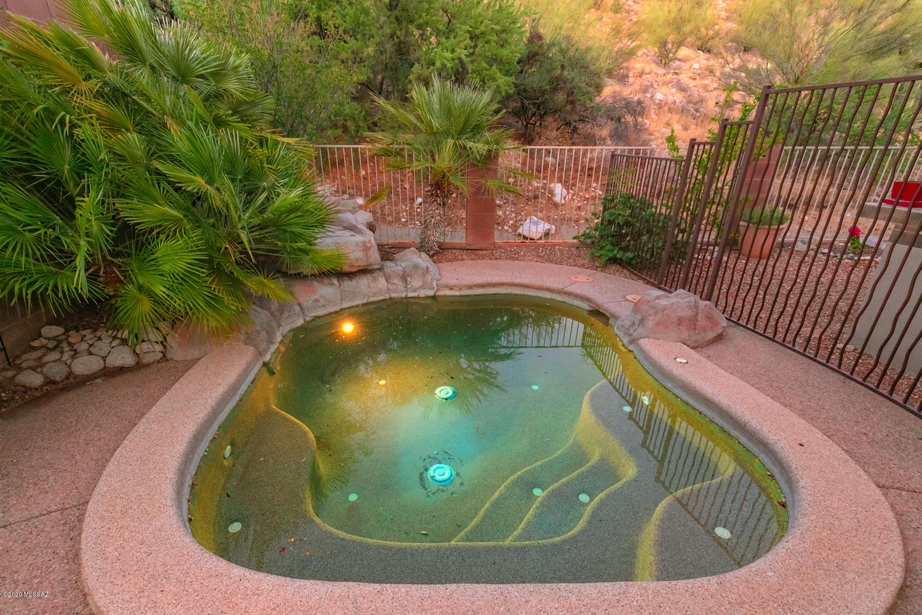 Sabino Mountain (1-290) - Residential