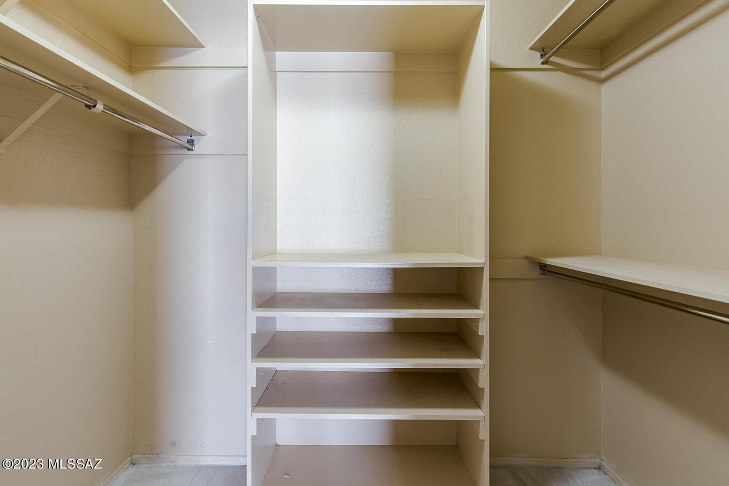 Valle Cereza (1-59) - Residential