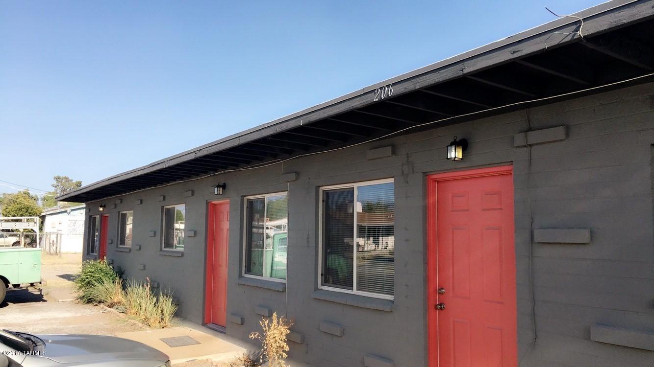 This is a complete remodel of a very old 4-plex.  Everything and I do mean everything has been redone, re piped, re roofed and repainted. Each unit has an upgraded kitchen with brand new appliances as well as private fenced in back yards. with plenty of off street parking and a short commute to U of A and nearby` shopping, this is a perfect investment opportunity.  
Please note that current rent rolls include water, gas, and electricity, unless noted.
*210 - 550.00 a month utilities included 1 year on lease
*208-550.00 a month utilities included 4 months on lease.
*206- 575.00 a month only water is paid bye owner
*204-575.00 a month utilities included 9 months on lease.
Research shows that current rents are low and can support 575.00 per month NOT including utilities.