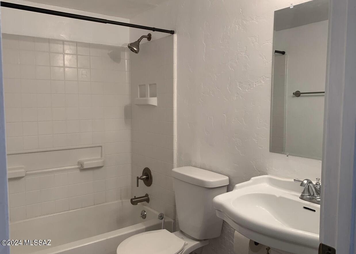 Sierra Madre Condos - Residential Lease
