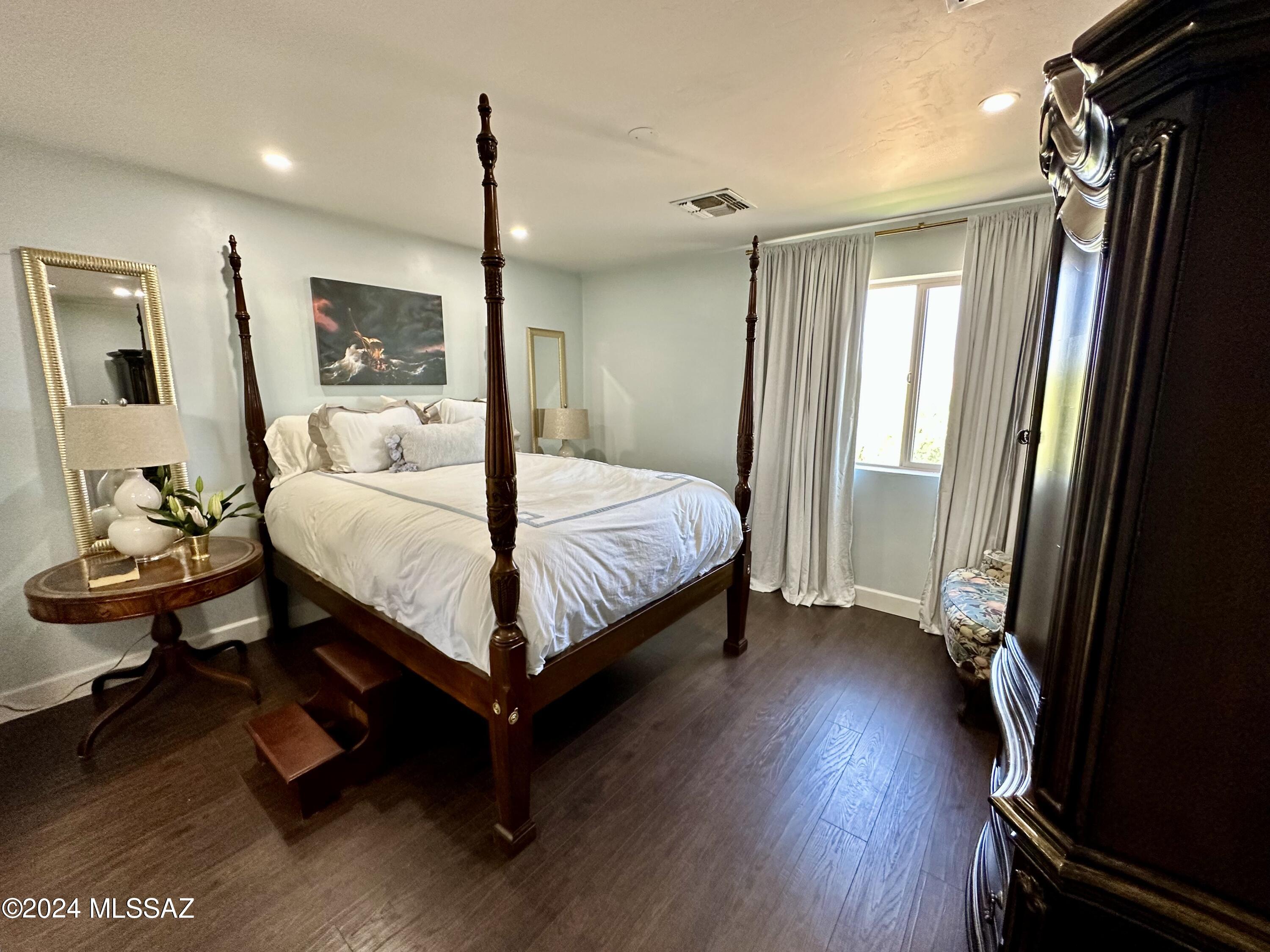 Presidio De Cancion (1-200) - Residential