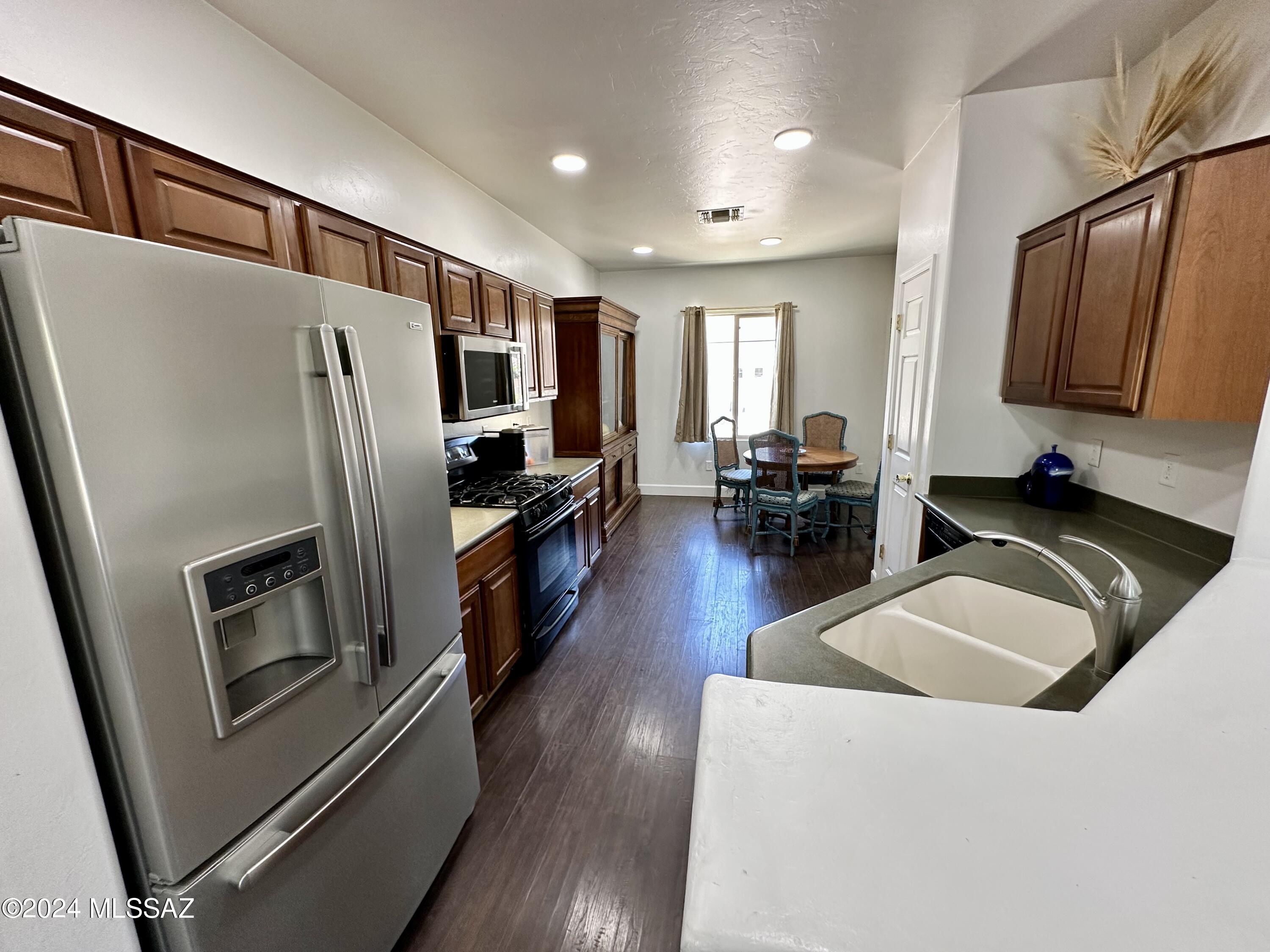 Presidio De Cancion (1-200) - Residential