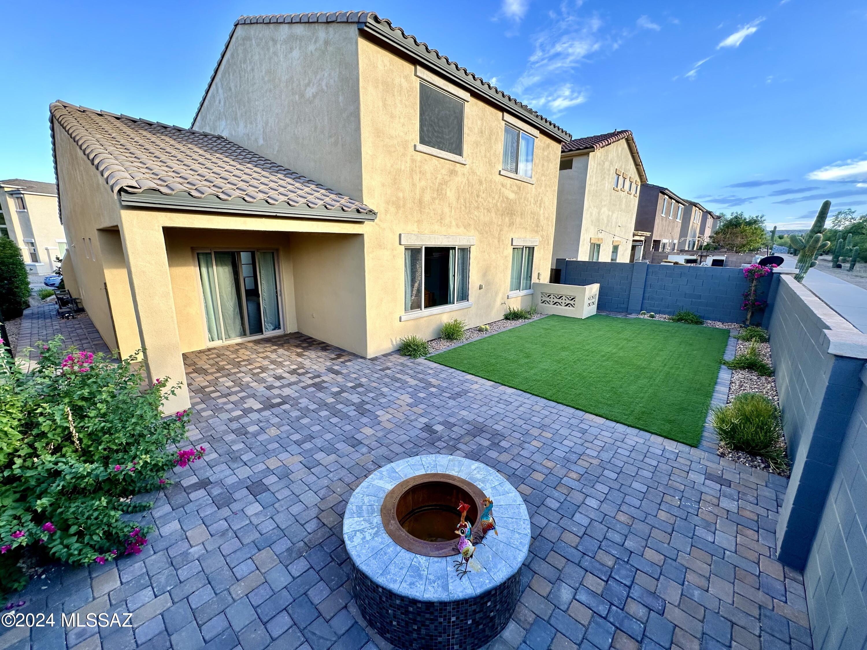 Presidio De Cancion (1-200) - Residential