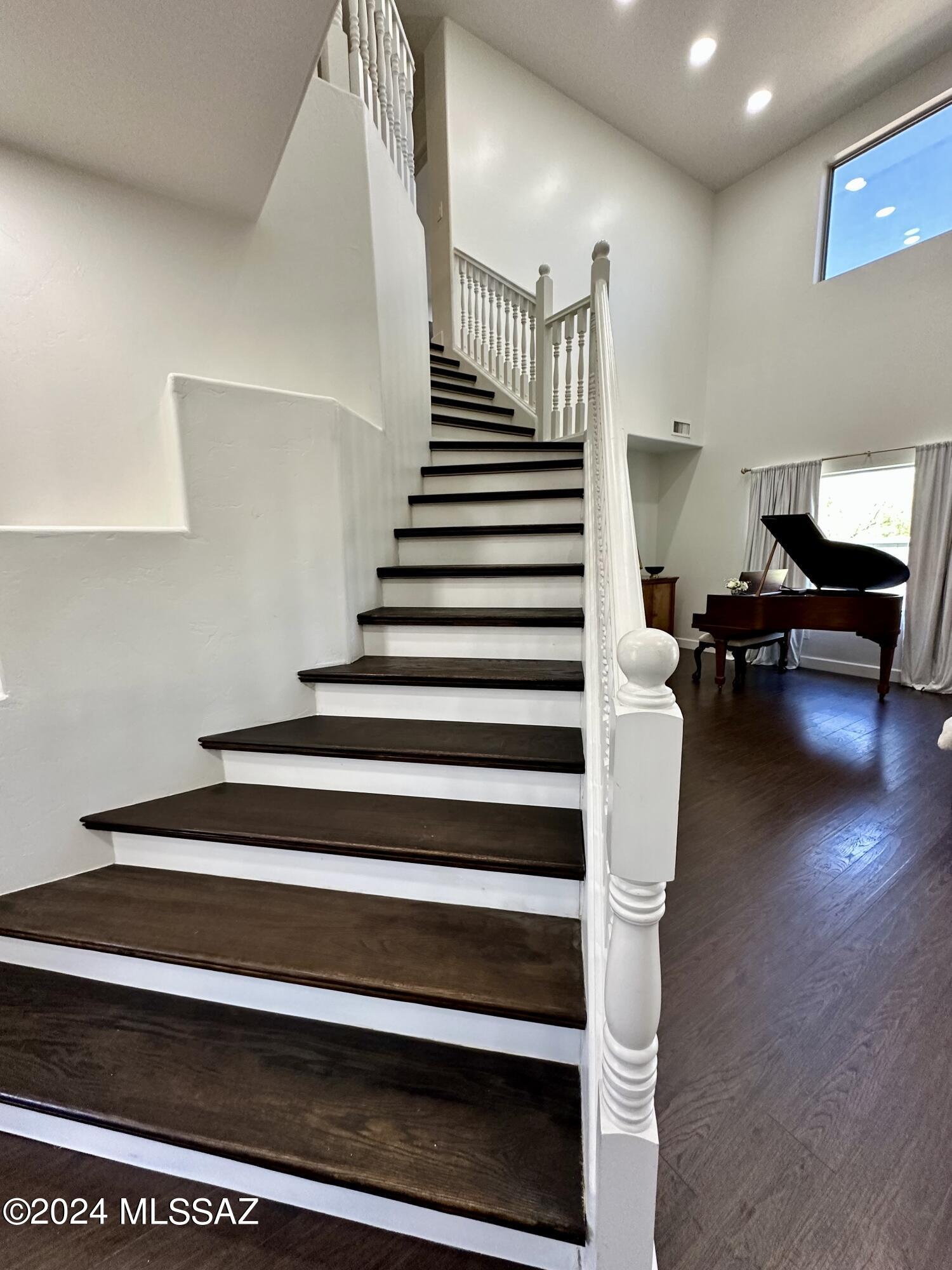 Presidio De Cancion (1-200) - Residential