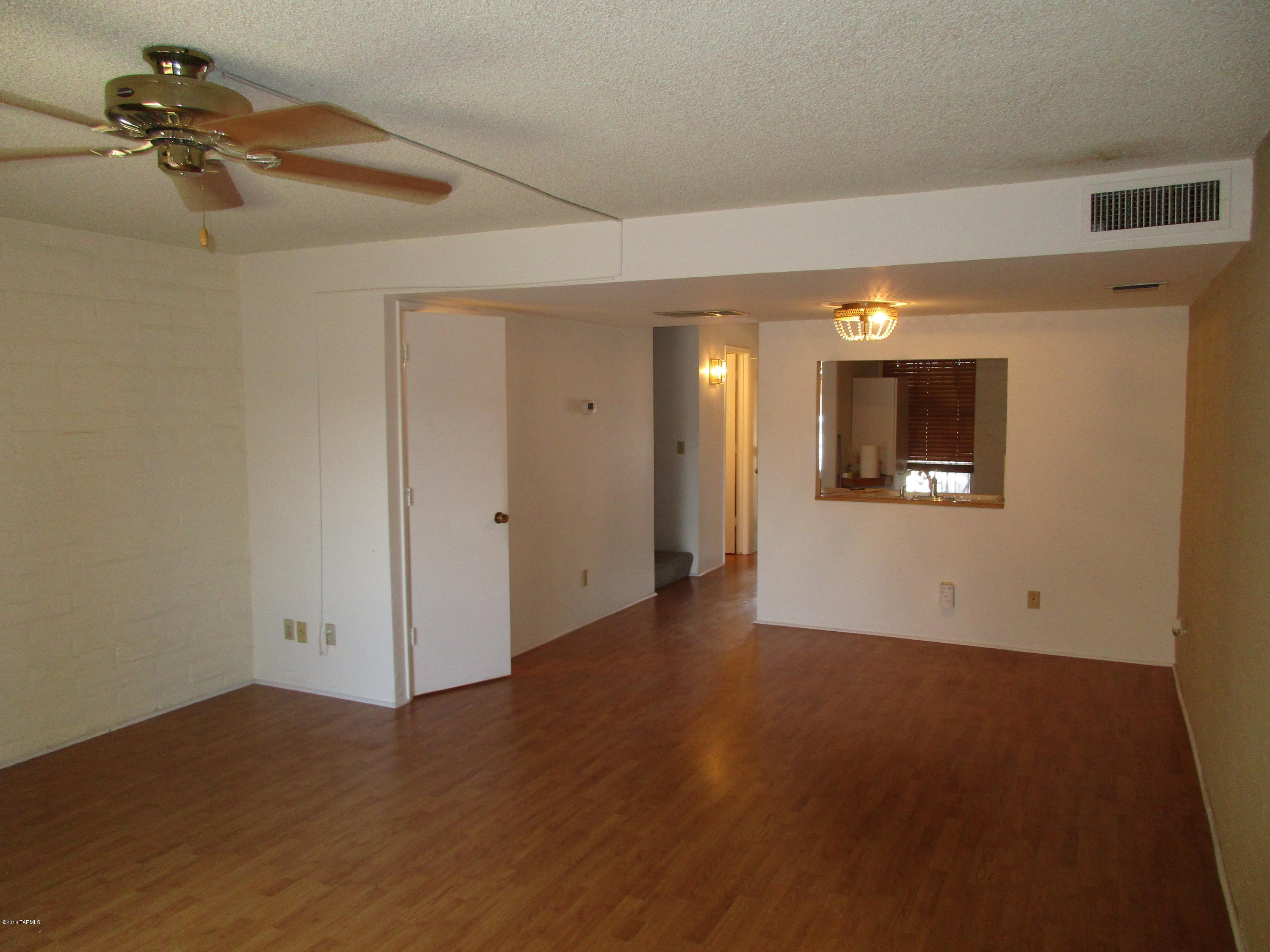Tucson North Townhome Apts. - Residential