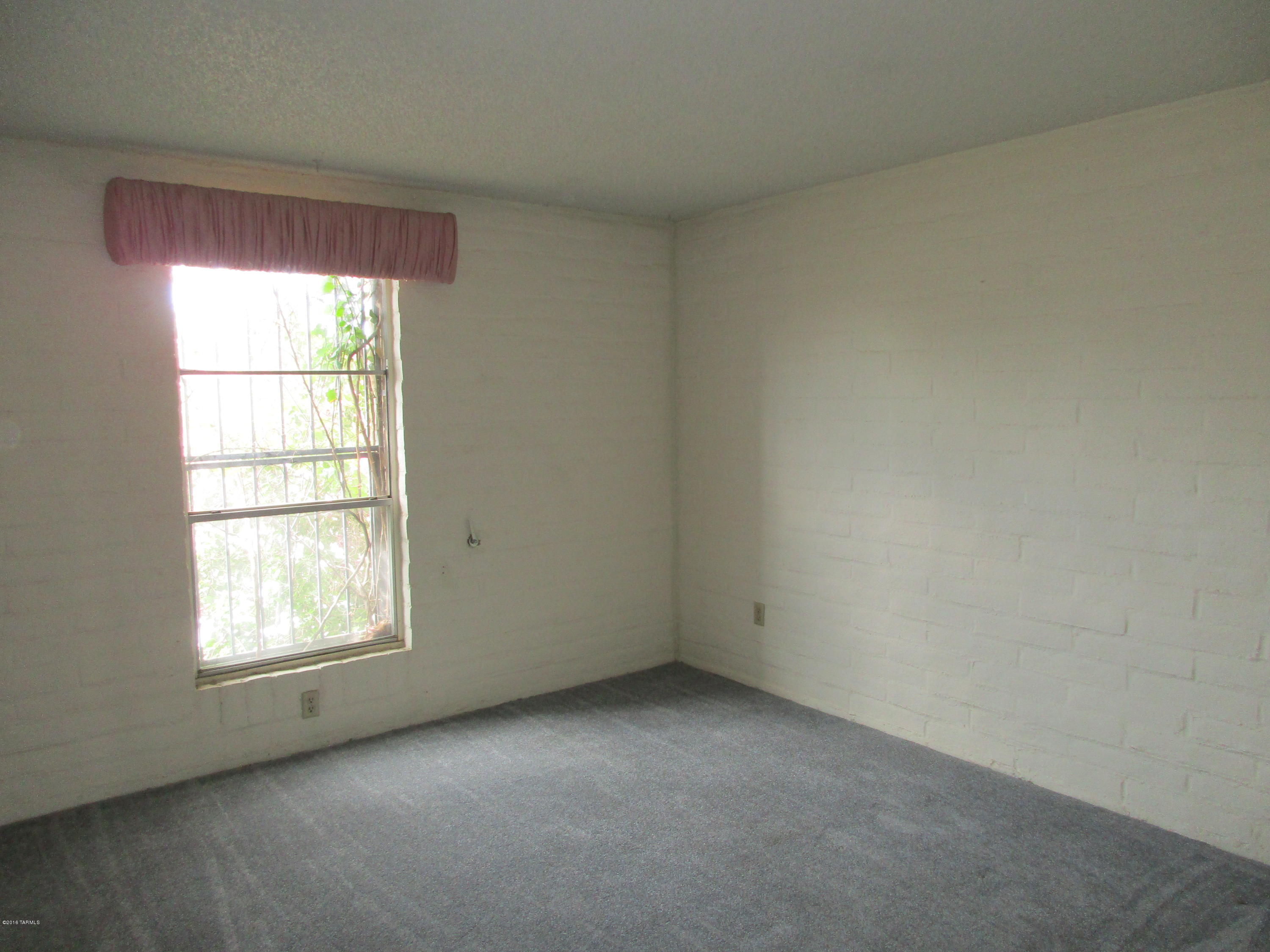 Tucson North Townhome Apts. - Residential