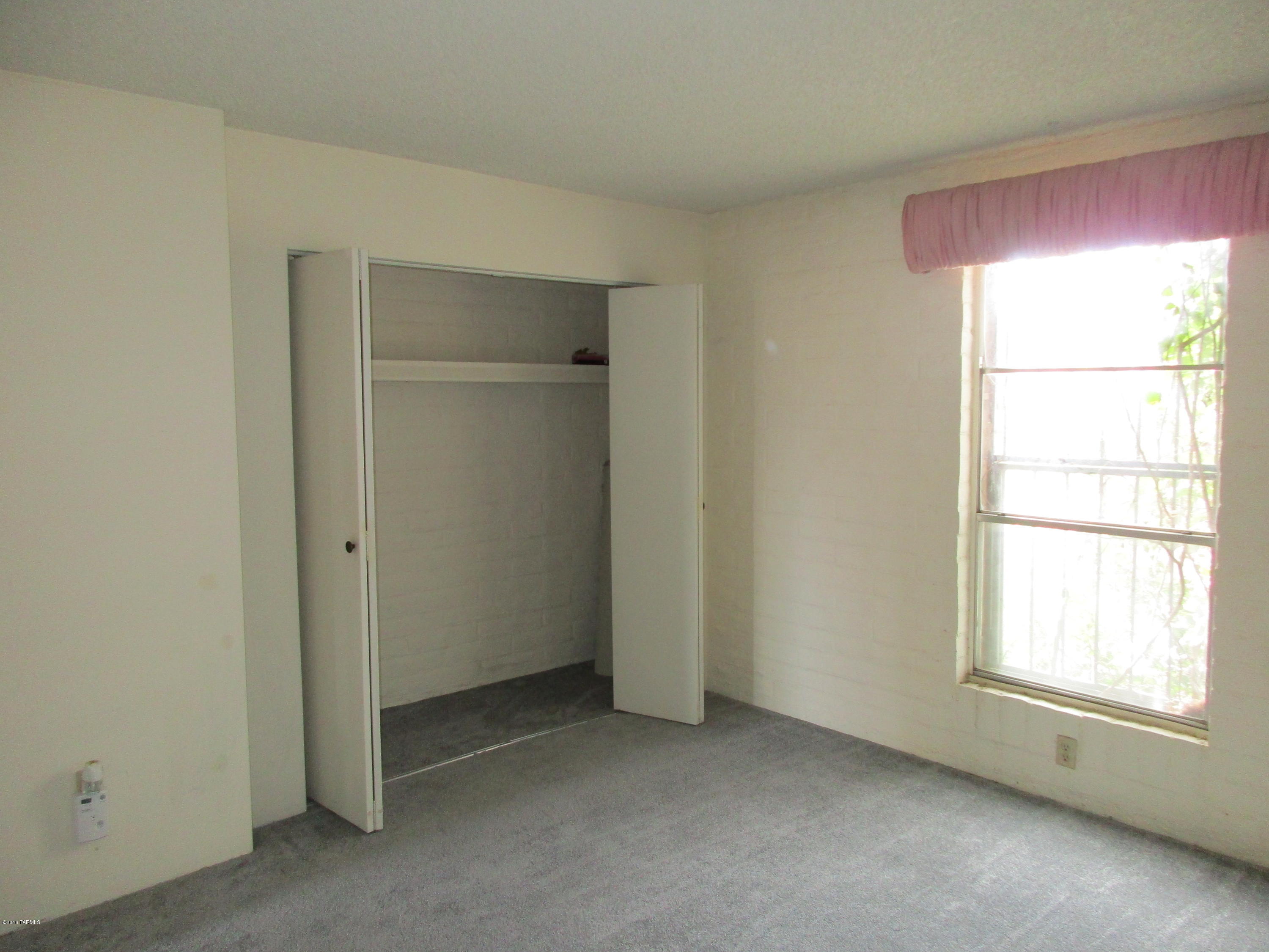 Tucson North Townhome Apts. - Residential