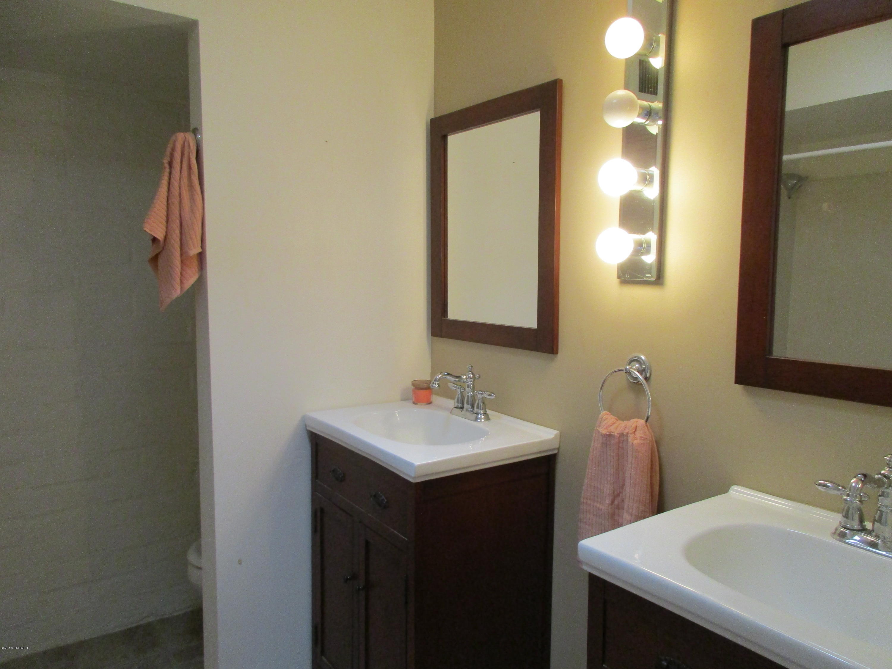 Tucson North Townhome Apts. - Residential