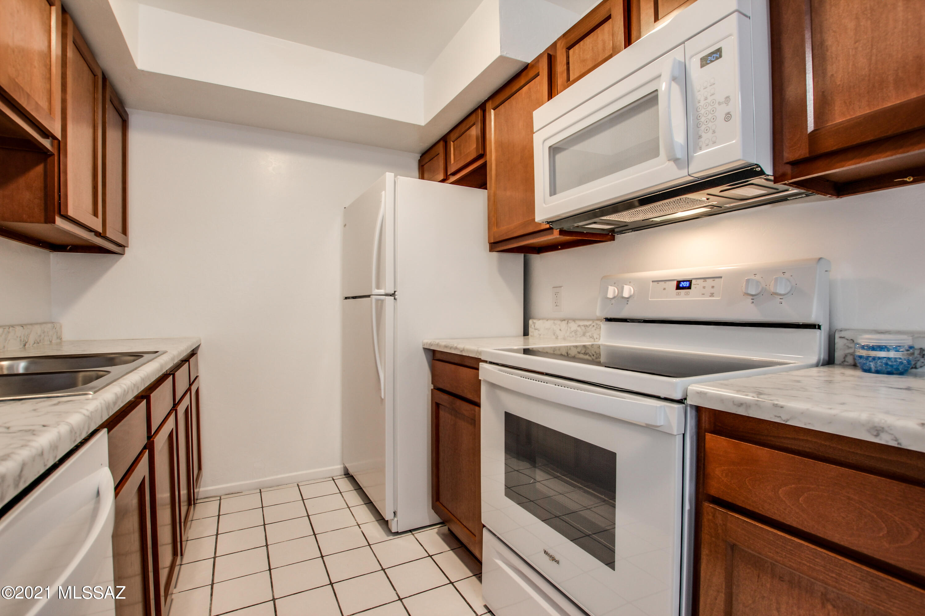 Golf Links East Condos (1-48) - Residential