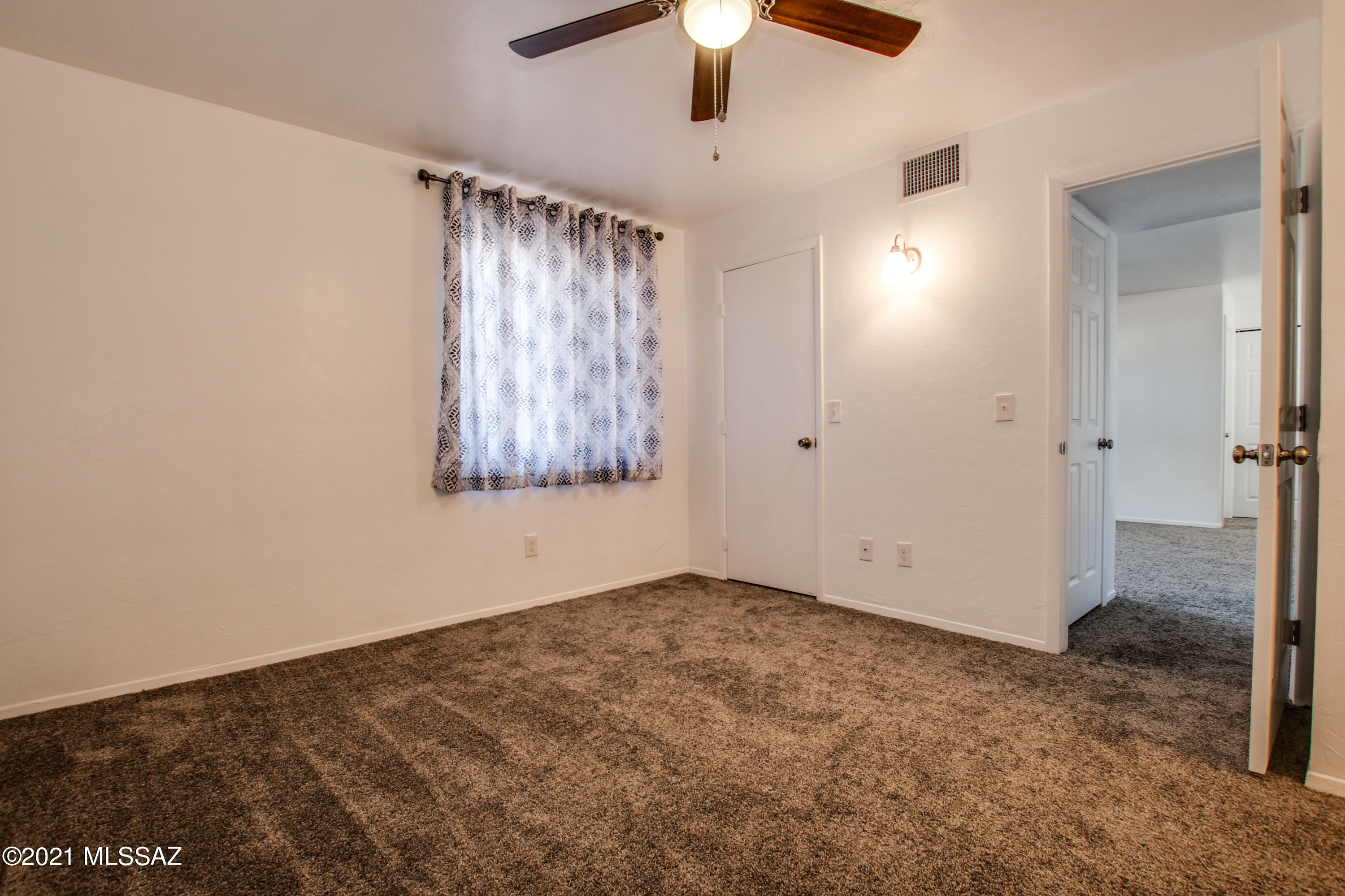 Golf Links East Condos (1-48) - Residential