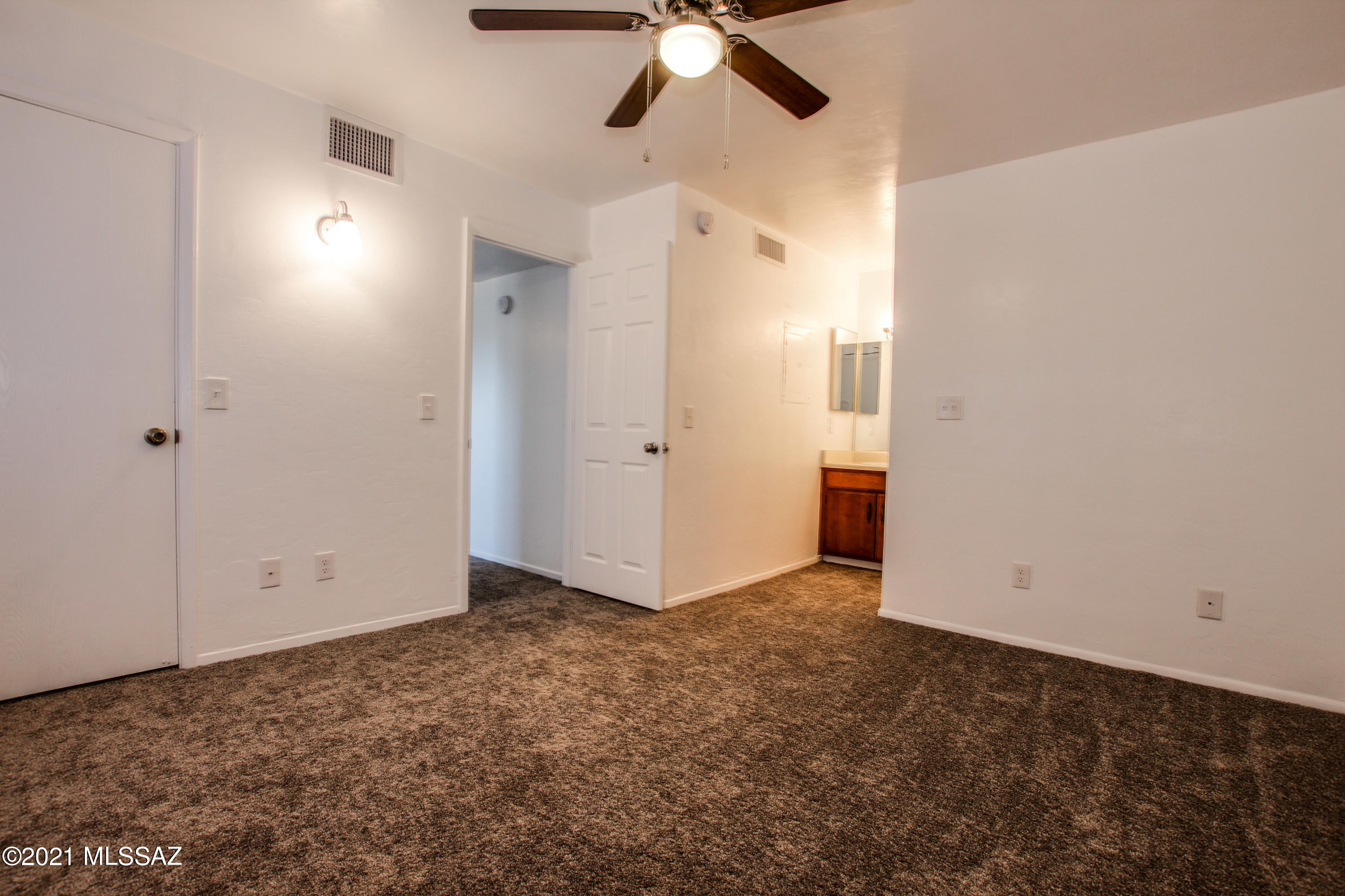 Golf Links East Condos (1-48) - Residential