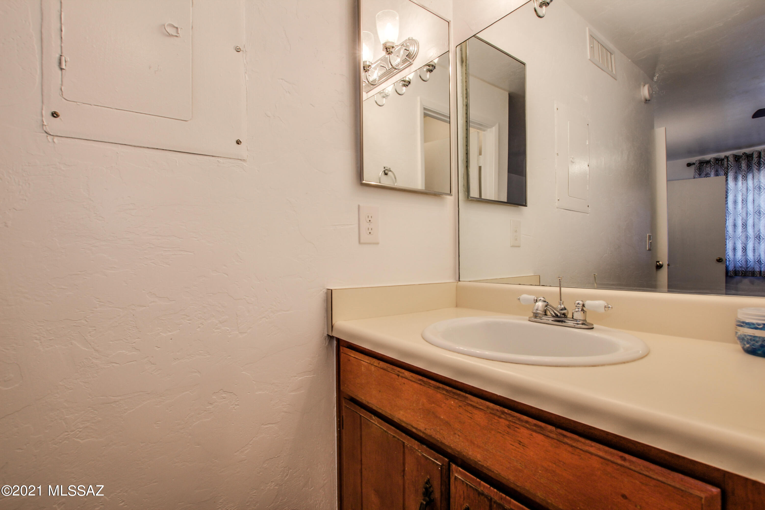Golf Links East Condos (1-48) - Residential