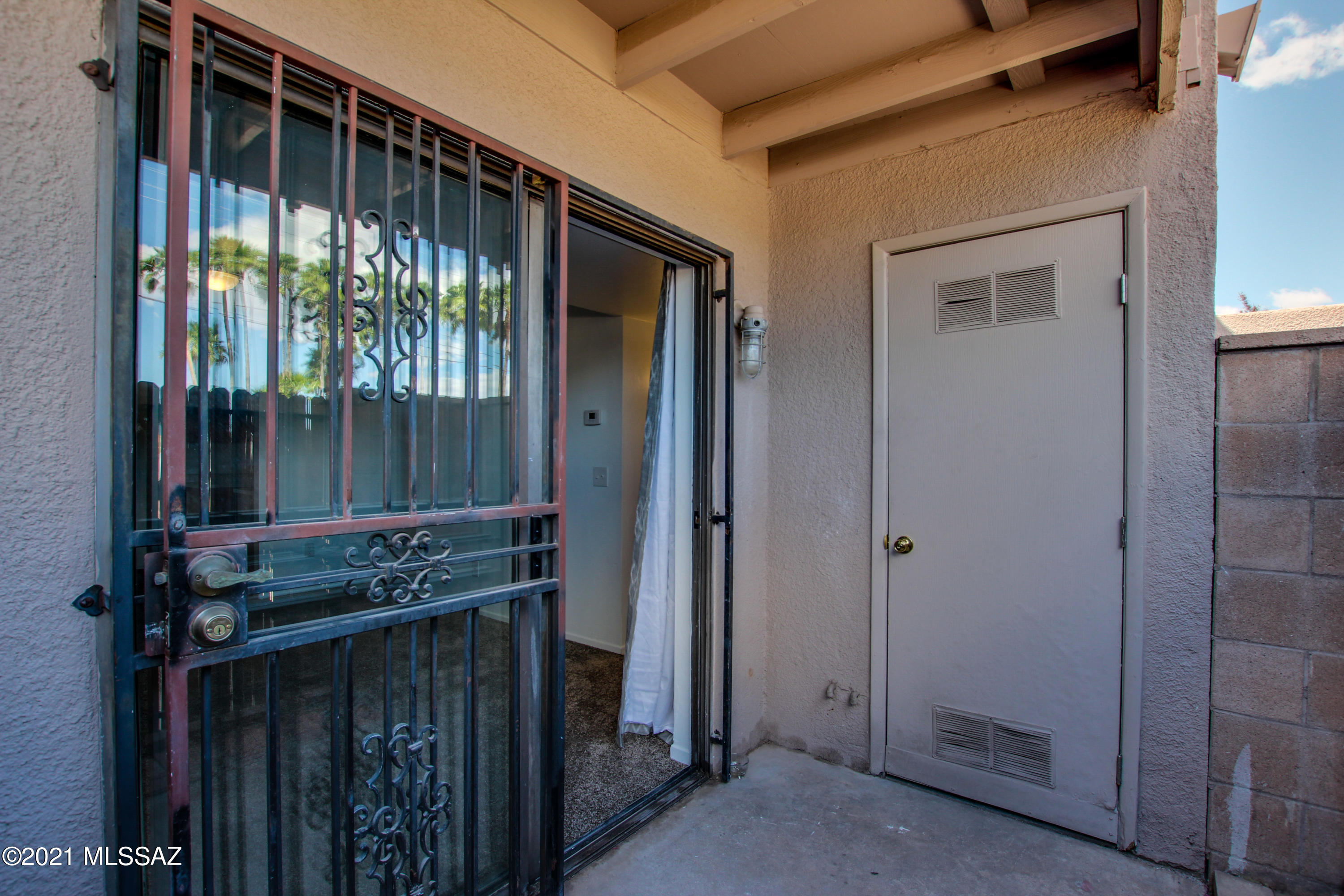 Golf Links East Condos (1-48) - Residential