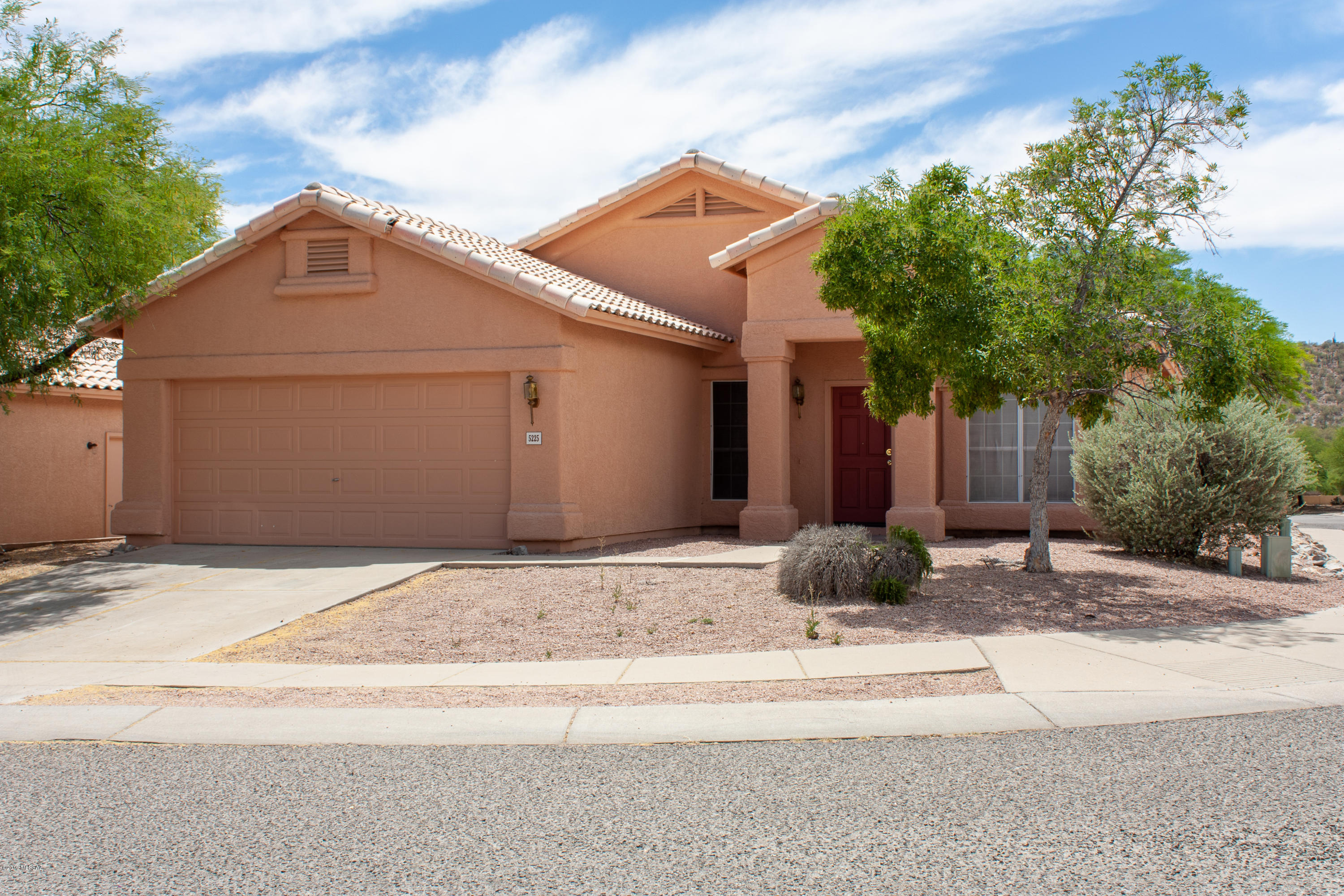 Just south of Sabino canyon this single story 4 bedroom 2 bath house has mountain view as well as upgraded granite countertops and hard floors through out! Located in the A rated Catalina school district this amazing home won't last long!