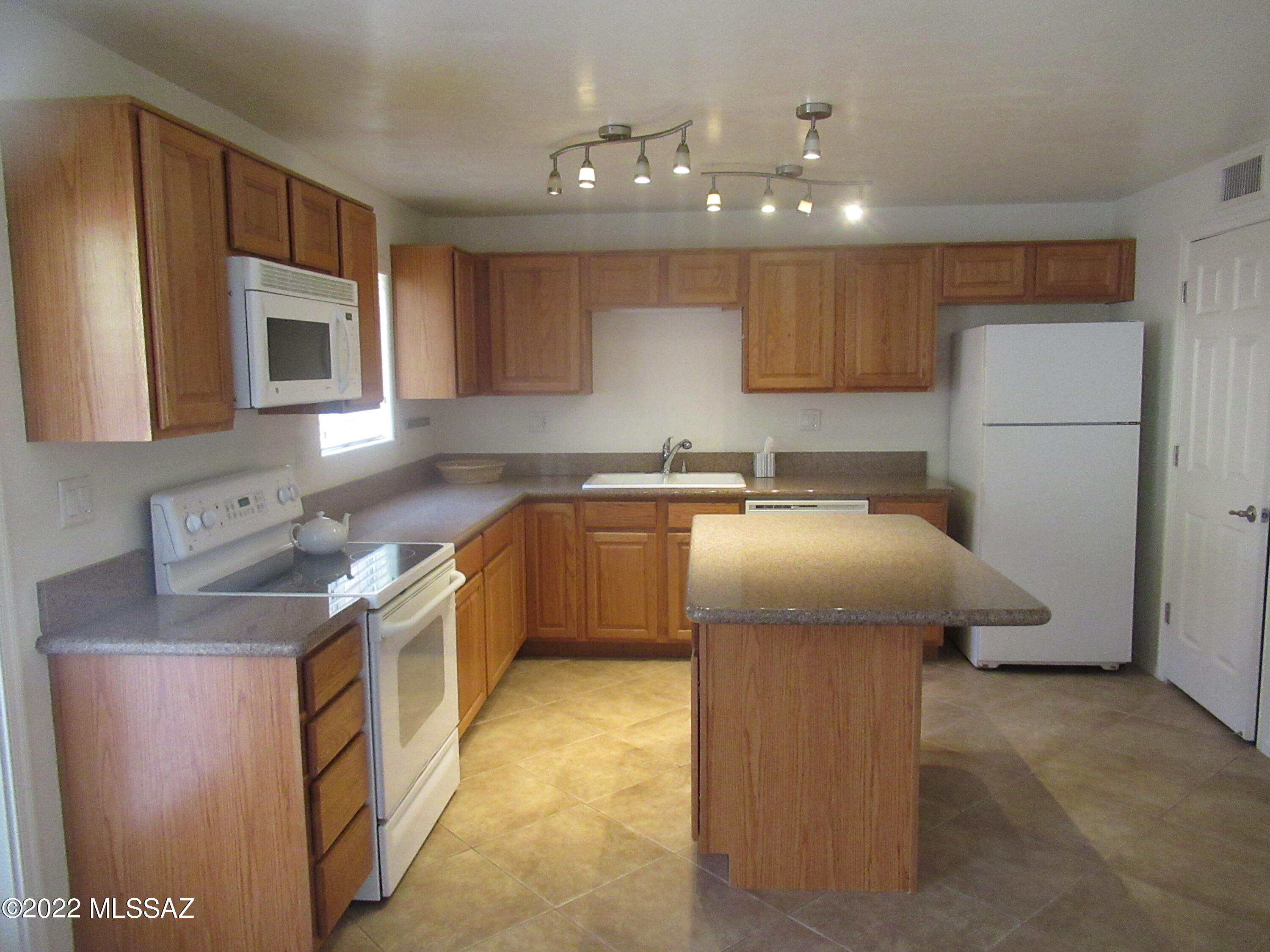 Villa Venice Condos - Residential