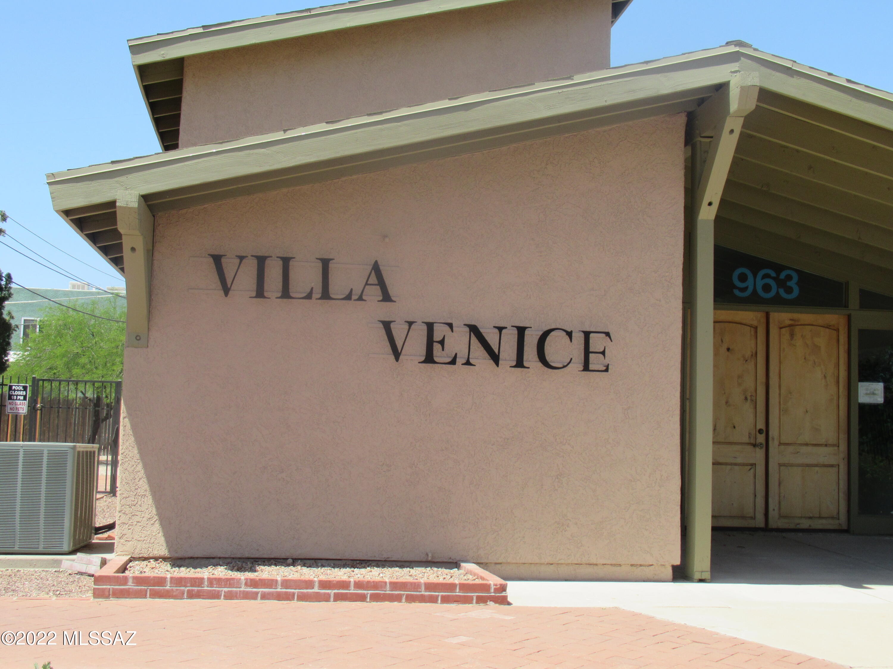 Villa Venice Condos - Residential