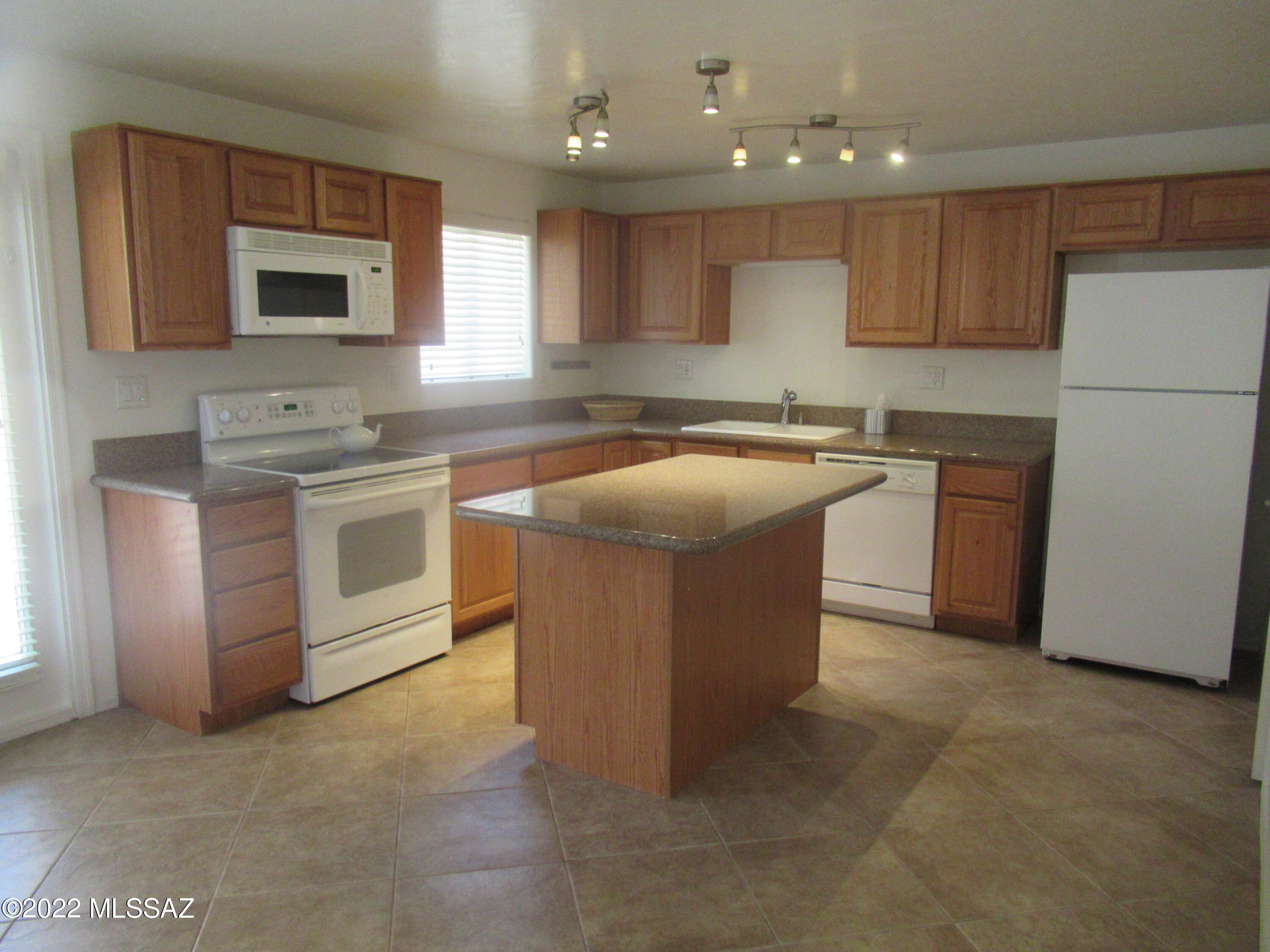 Villa Venice Condos - Residential