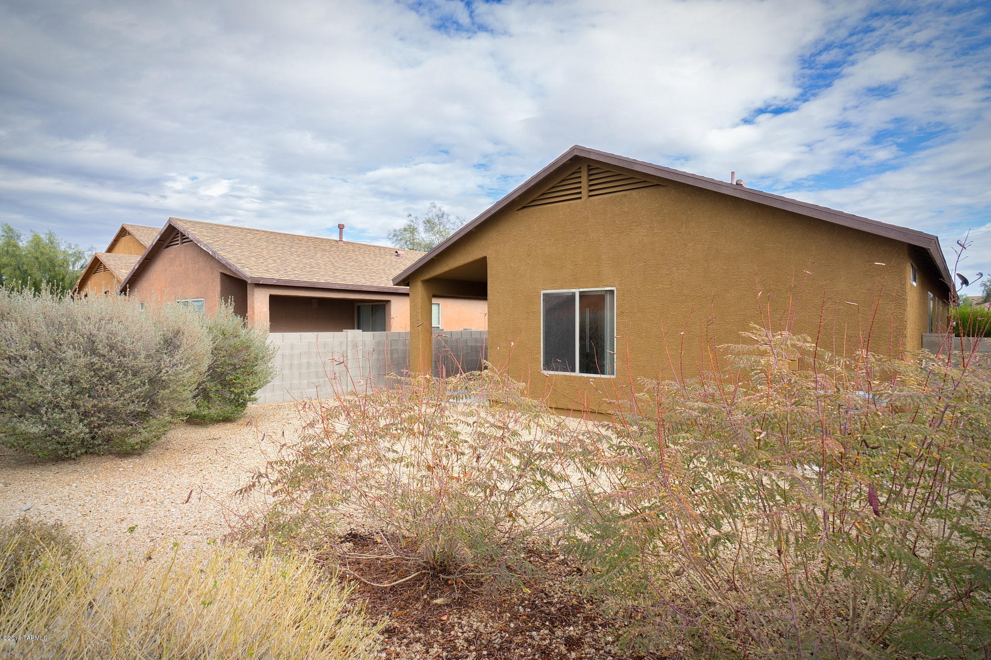 Tres Pueblos - Residential Income