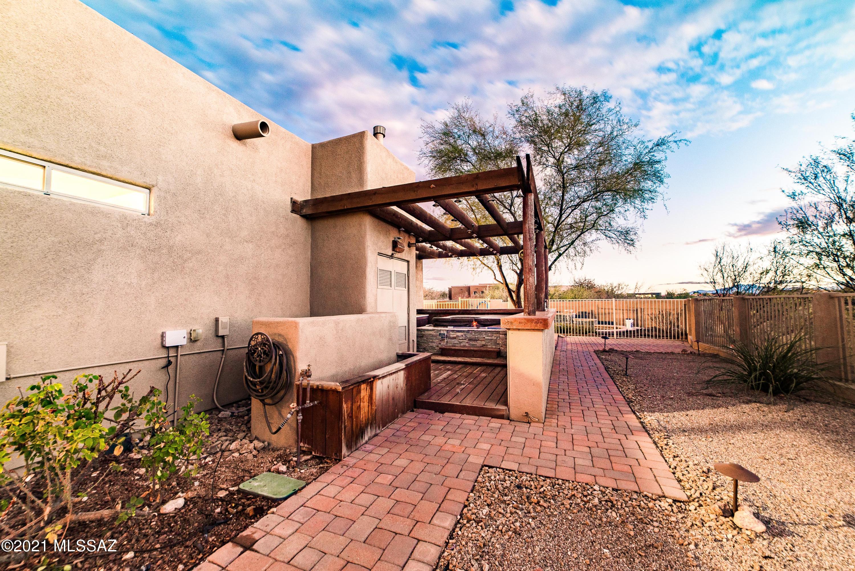 Coyote Creek (1-395) - Residential
