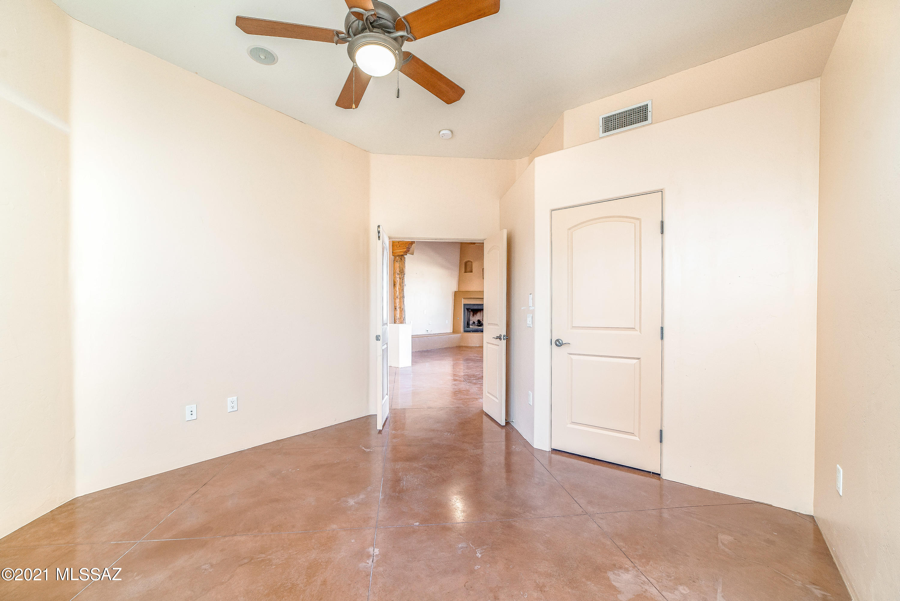 Coyote Creek (1-395) - Residential