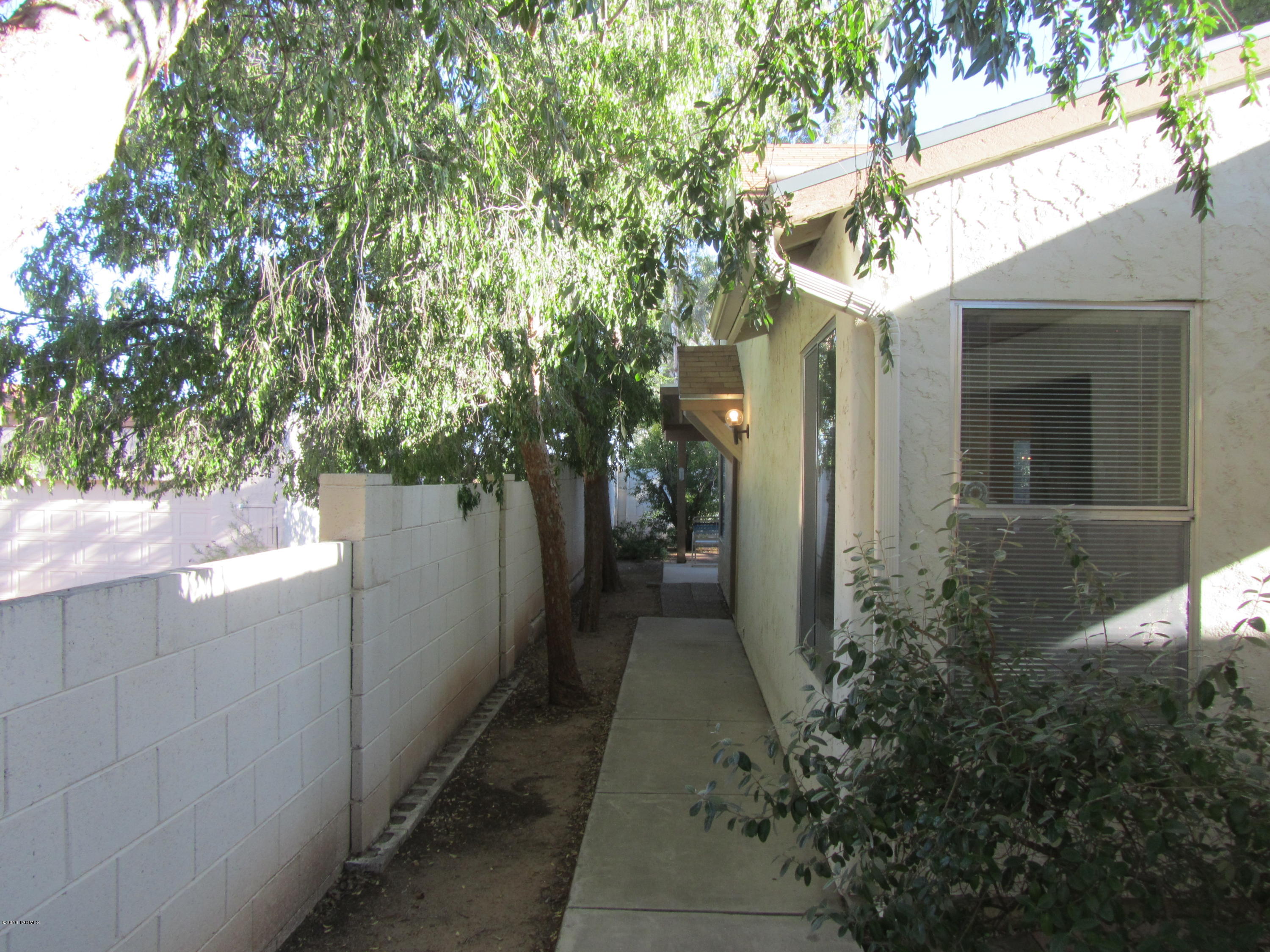 Saddlewood Villas (1-102) - Residential