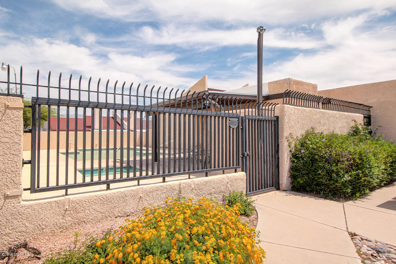 Montego Townhouses (13-68) - Residential
