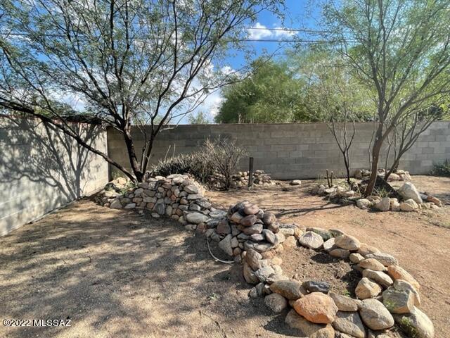 Miracle Mile Manor - Residential