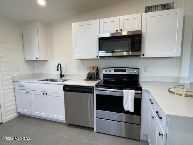 Miracle Mile Manor - Residential