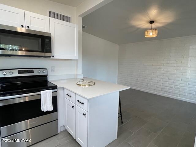 Miracle Mile Manor - Residential