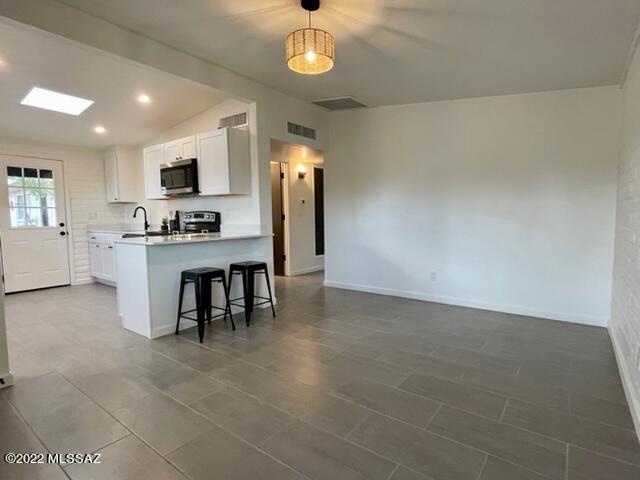 Miracle Mile Manor - Residential