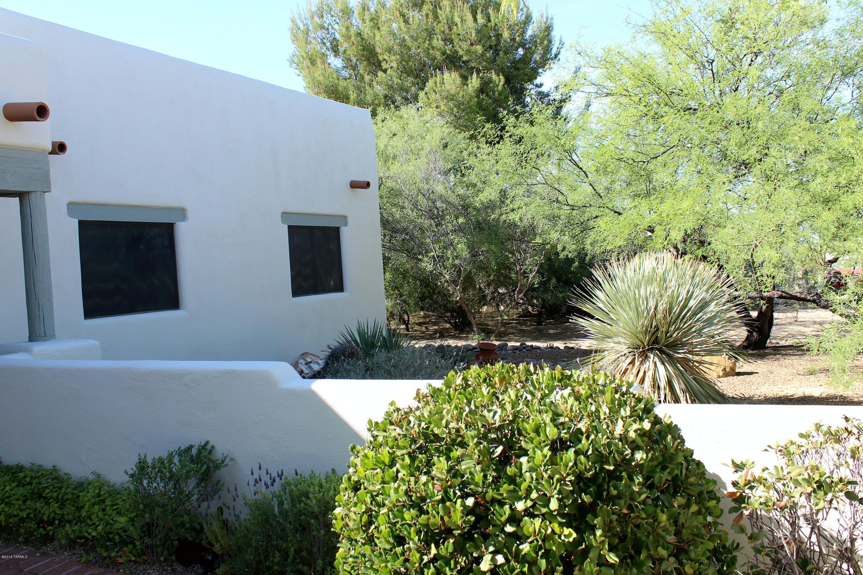 Valle Verde Del Norte (1-100) - Residential