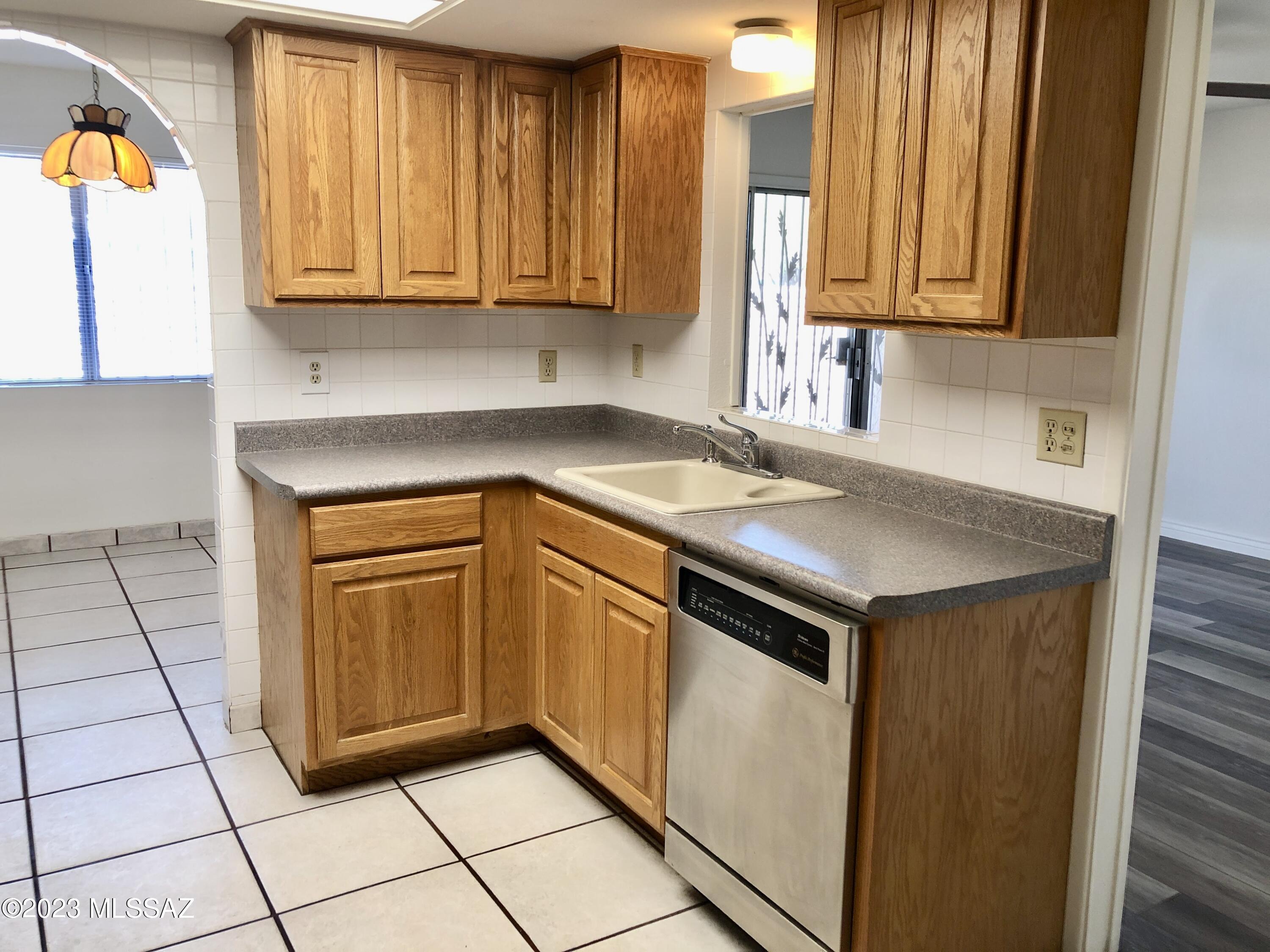 Cameo Place Townhomes (1-20) - Residential Lease