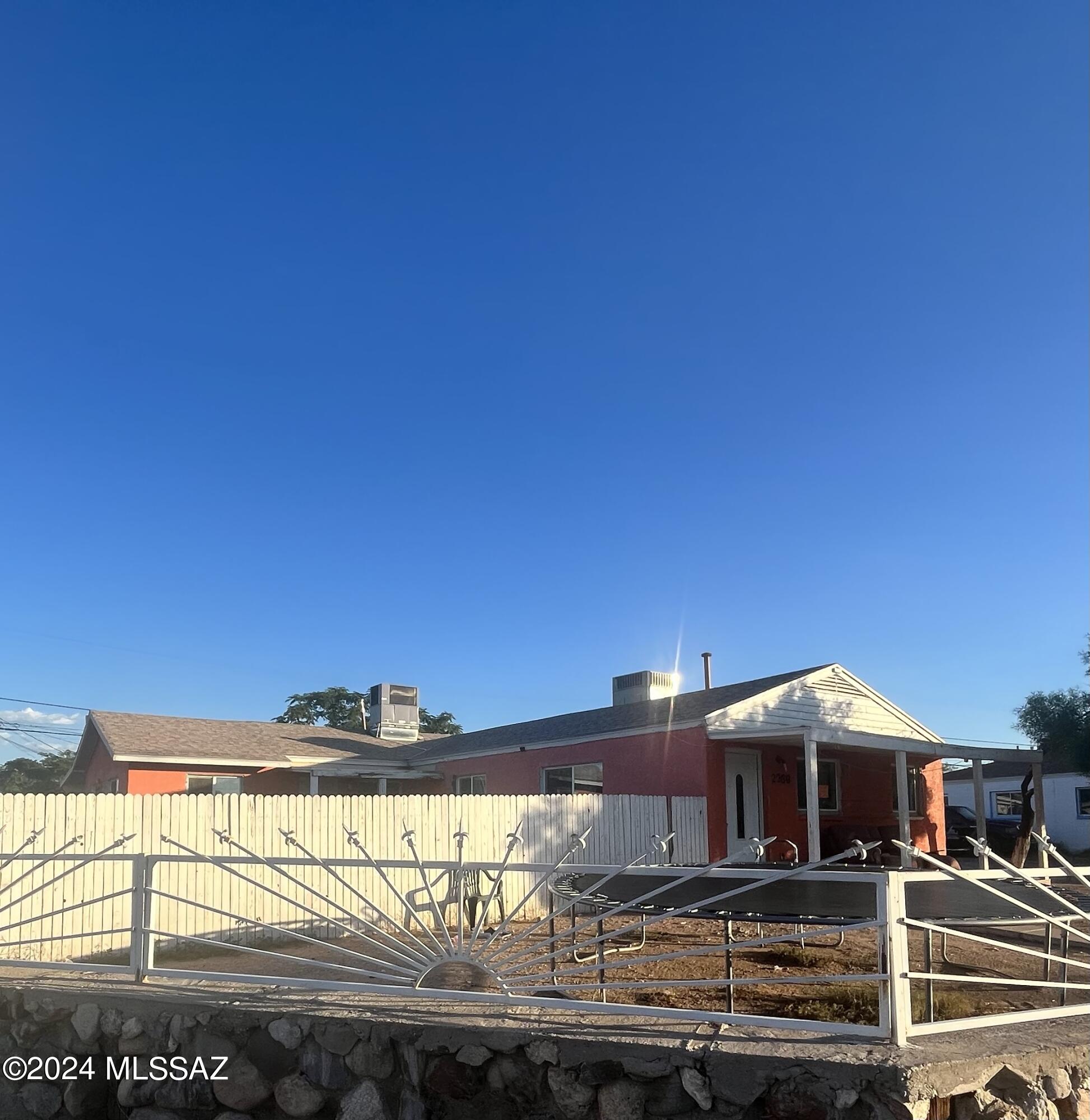 Fantastic investor opportunity! Come see this wonderfully remodeled property with income potential. This property sits on a corner lot. Multiple opportunities for any buyer! Do not disturb the tenants. Come add this to your investment portfolio today! Close to I-10, shopping, movie theater, dining, golf, and UofA.