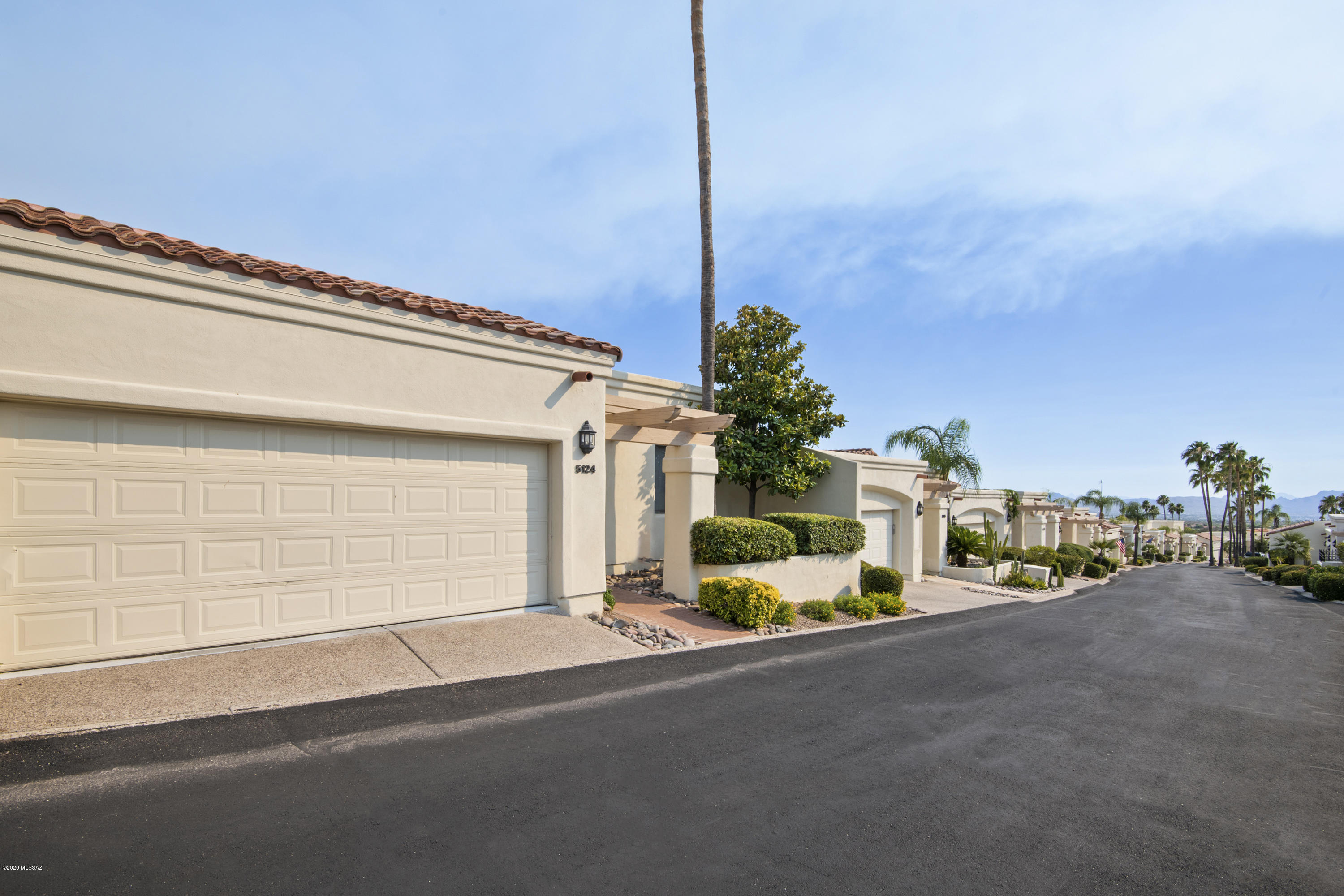 El Diamante II (1-40) - Residential Lease