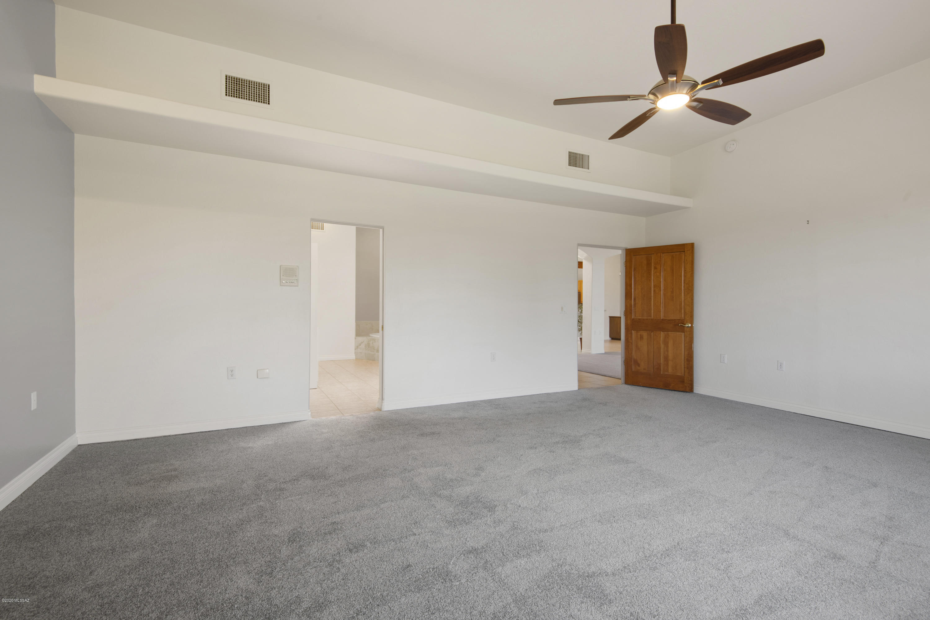 El Diamante II (1-40) - Residential Lease