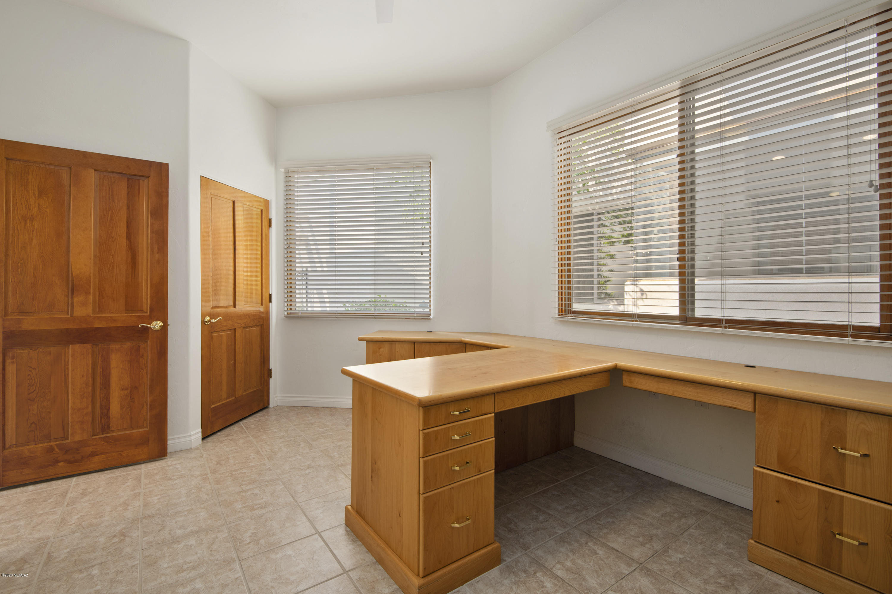 El Diamante II (1-40) - Residential Lease