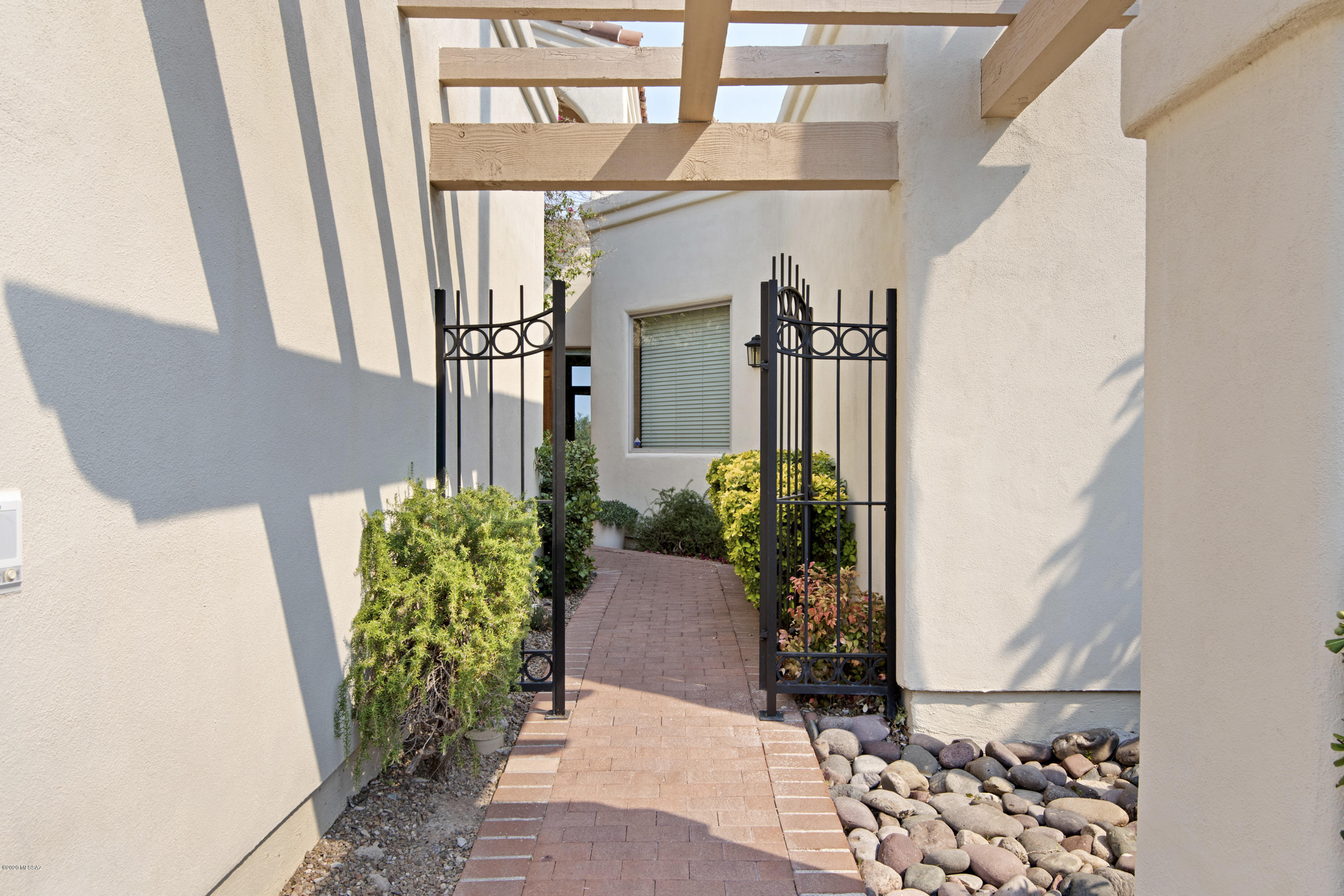 El Diamante II (1-40) - Residential Lease