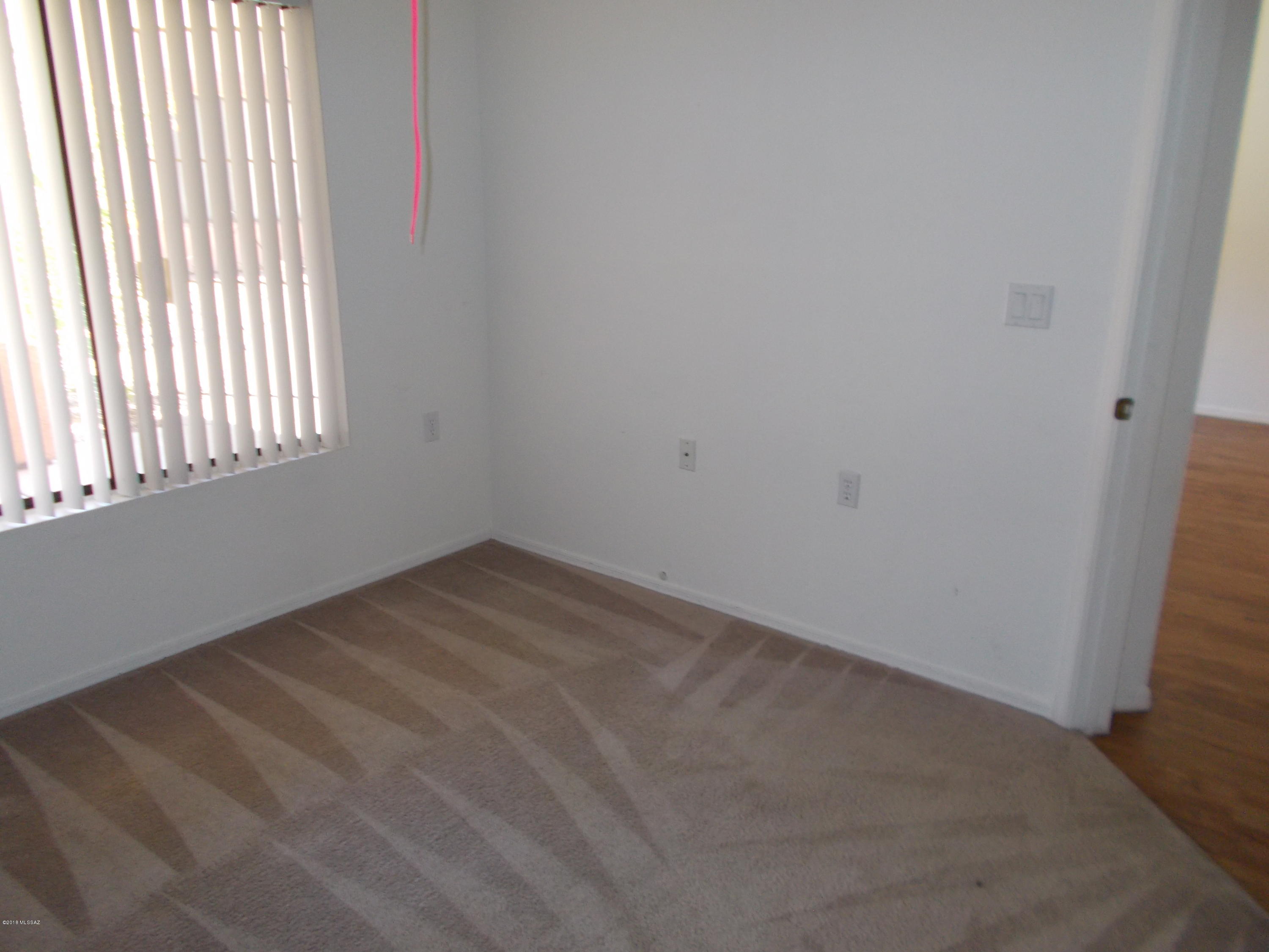 Valley Lane Townhomes (135-169) - Residential